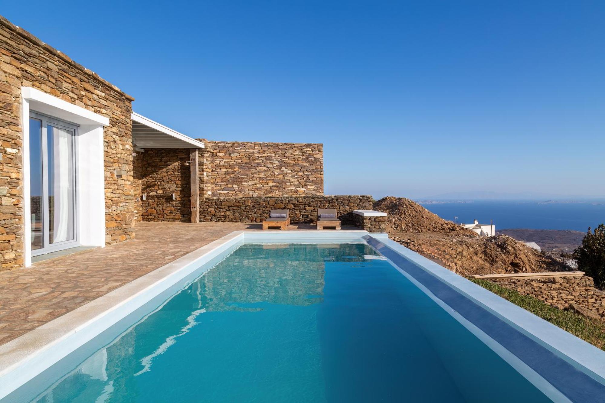Leonora Tinos Villa Arnados