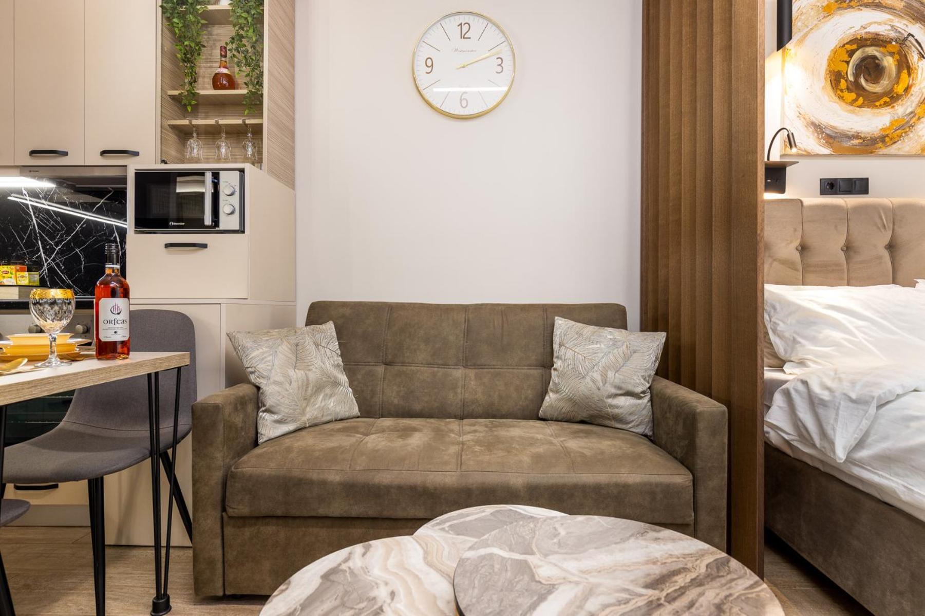 Cozy Downtown Apartment
