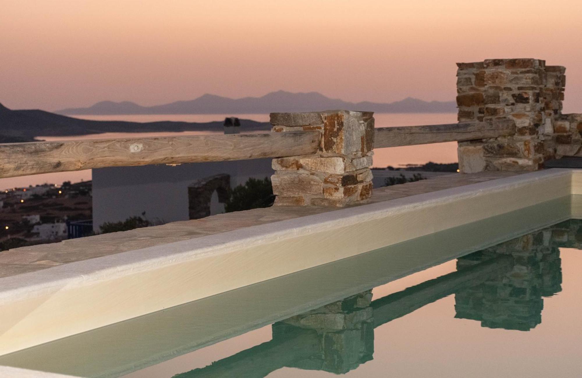Villa Deja Blue 1 *