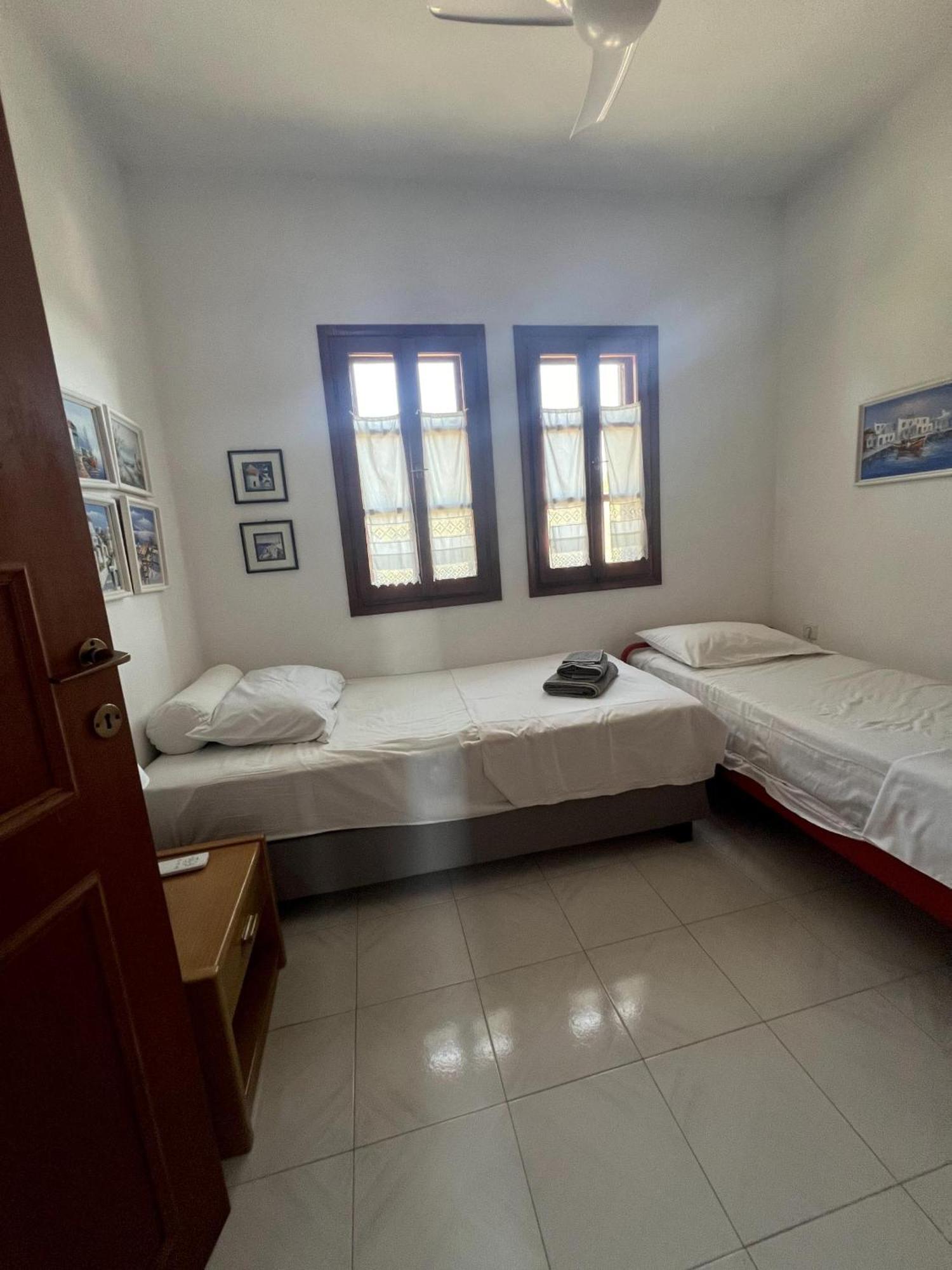 Aspro Spiti 2 Ormos Panagias