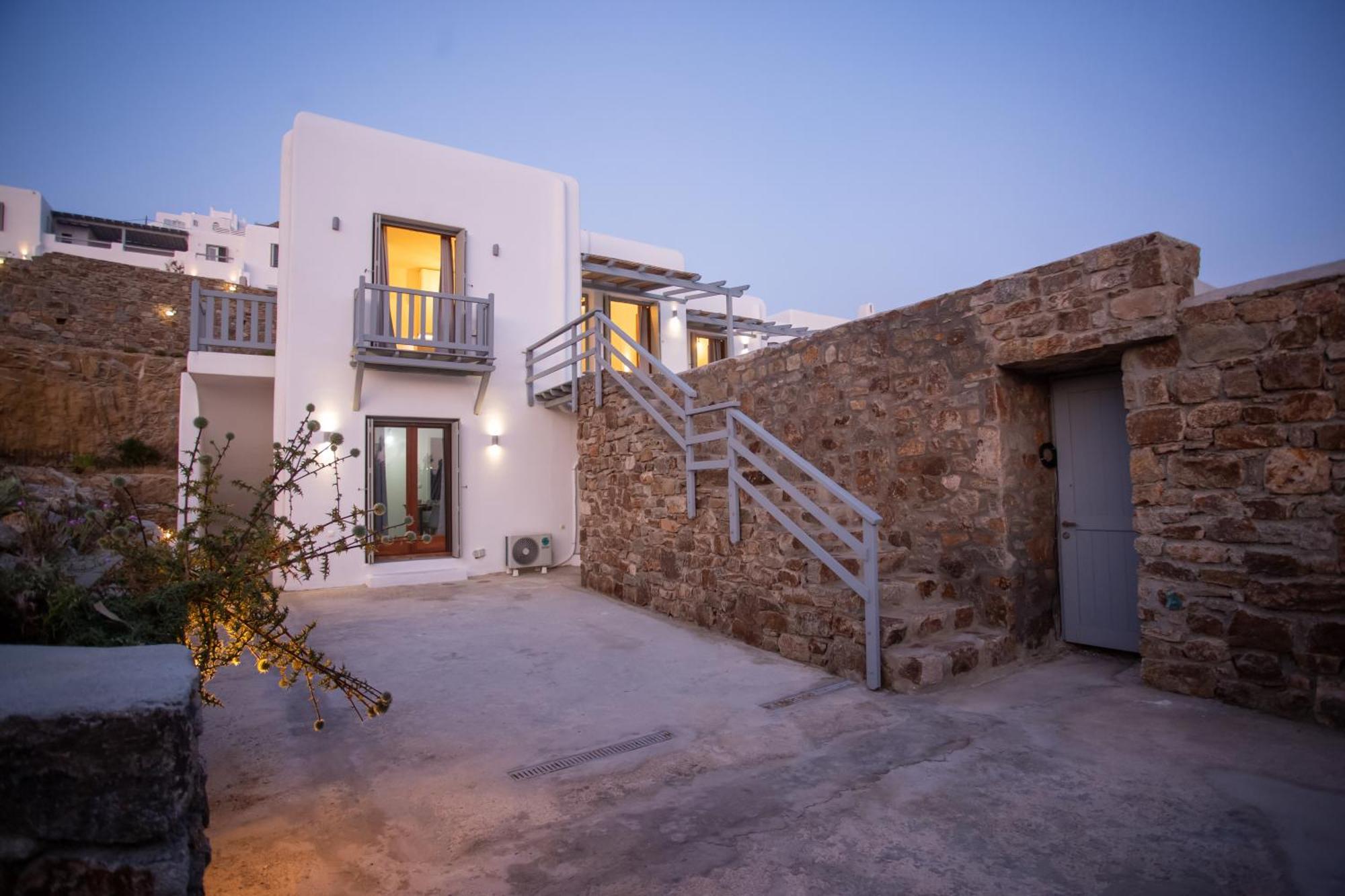 Kastro Seaview Pool *
