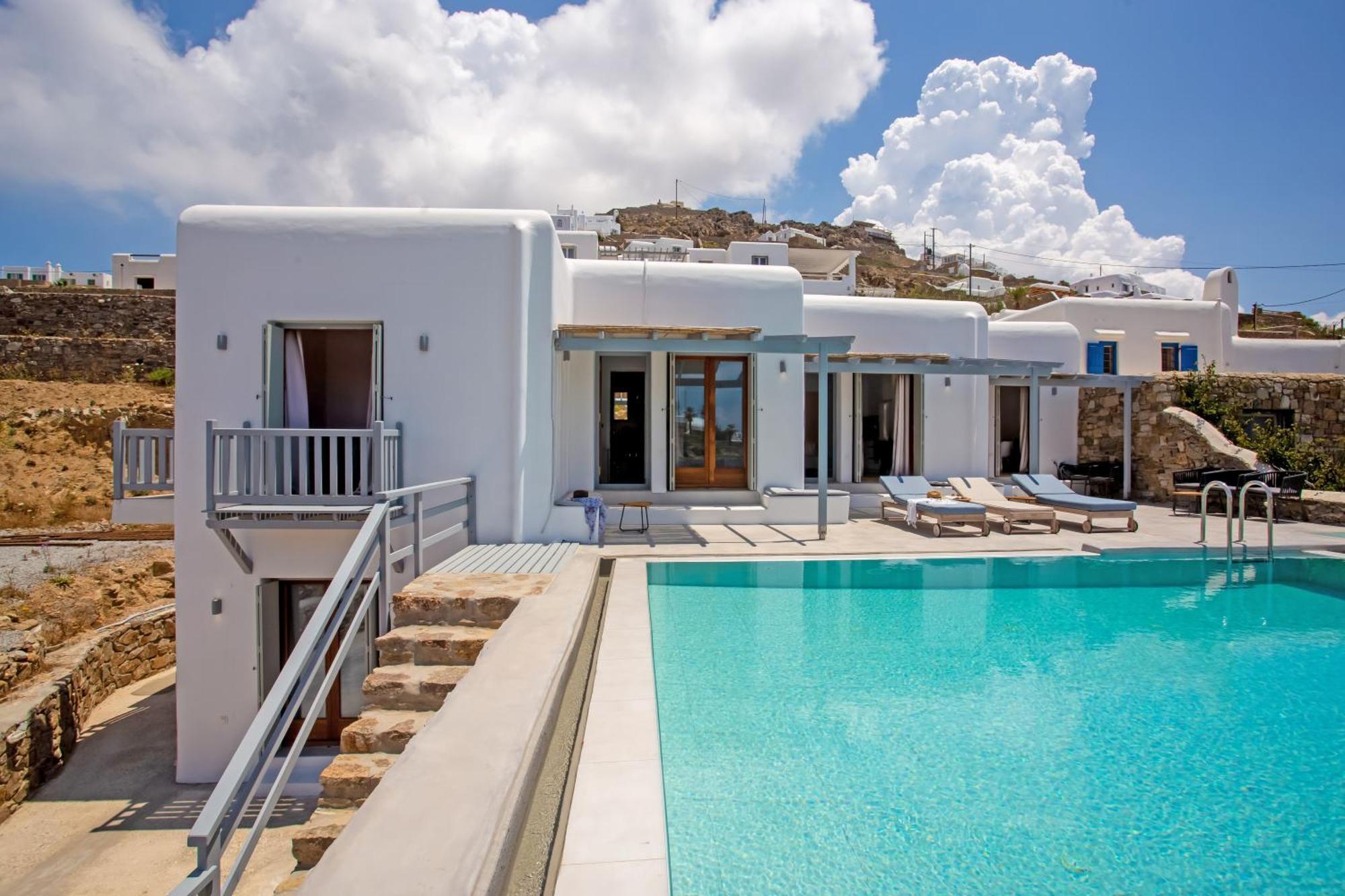 Kastro Seaview Pool