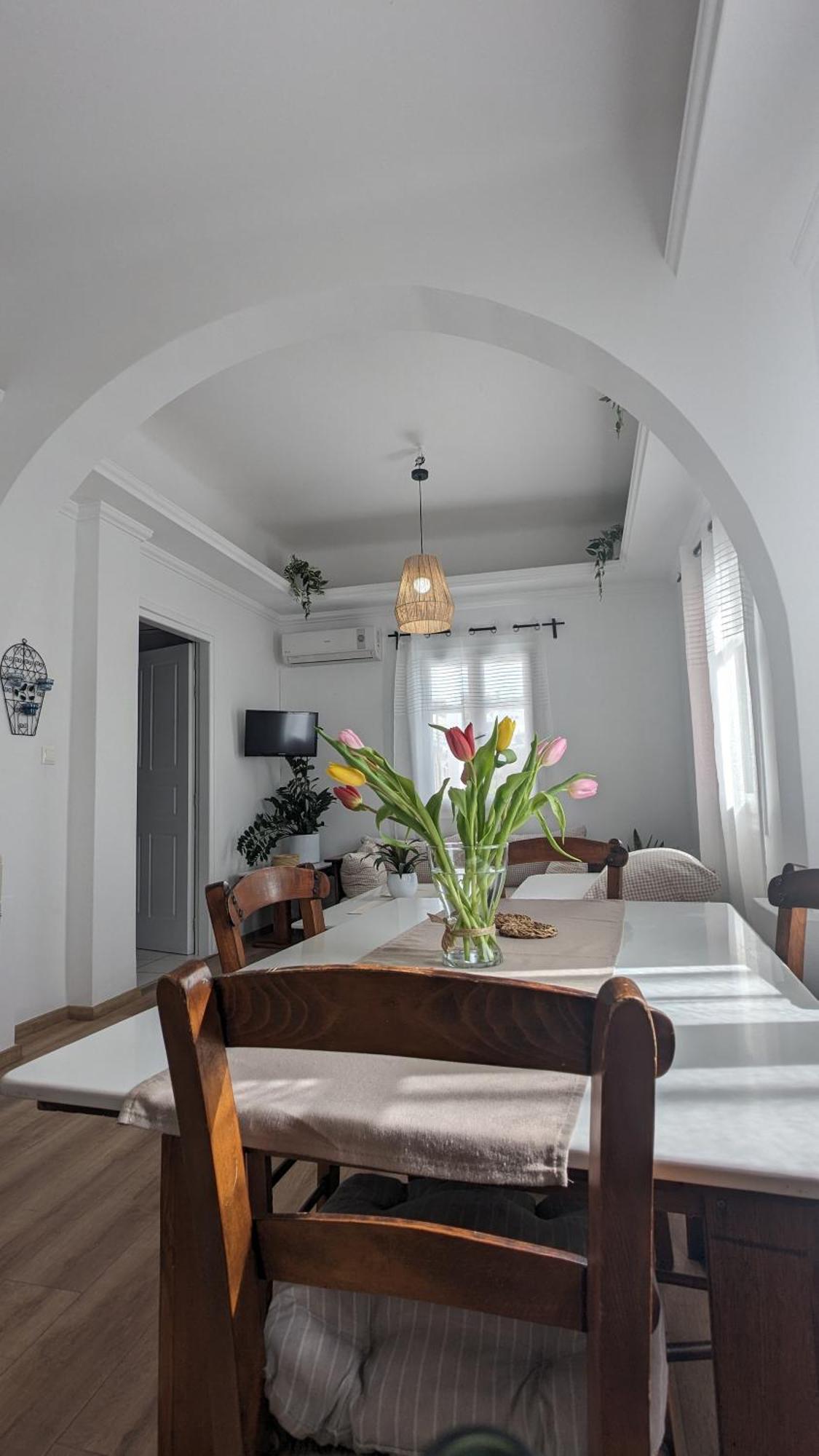 Arodou Studio And Apartment