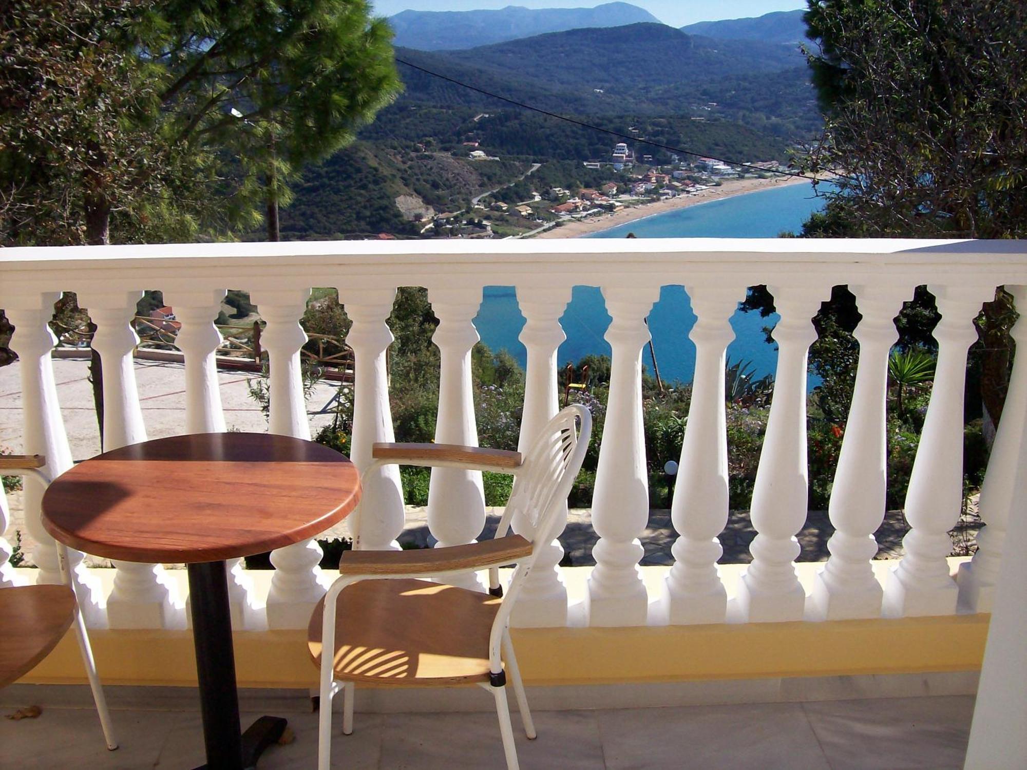 Aparthotel Zeus Throne Ii *