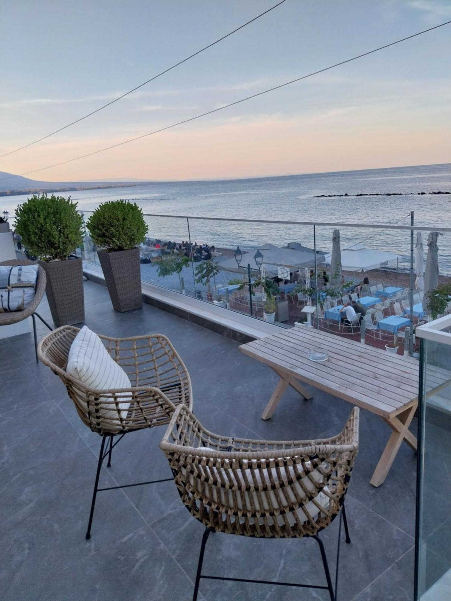 Galazio Seaside Luxury & Coffee Shop Apartment Platamonas