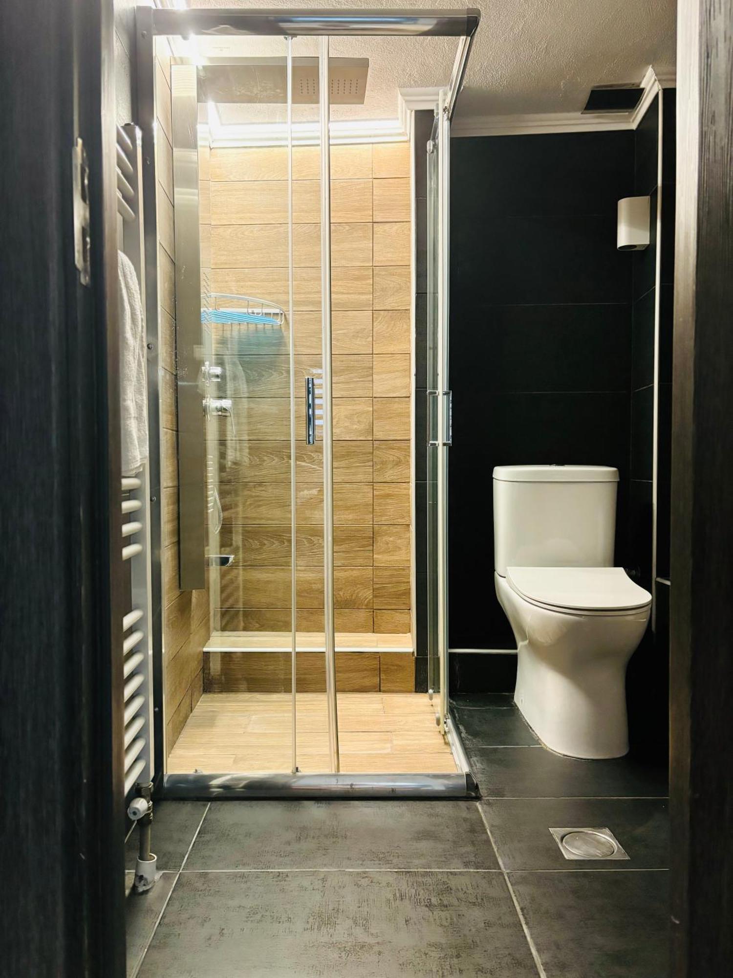 Elite Deluxe 2 Apartment