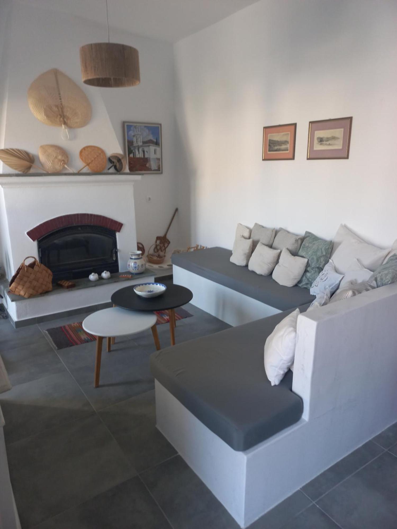 Lilian 1 Apartment Batsi (Andros)