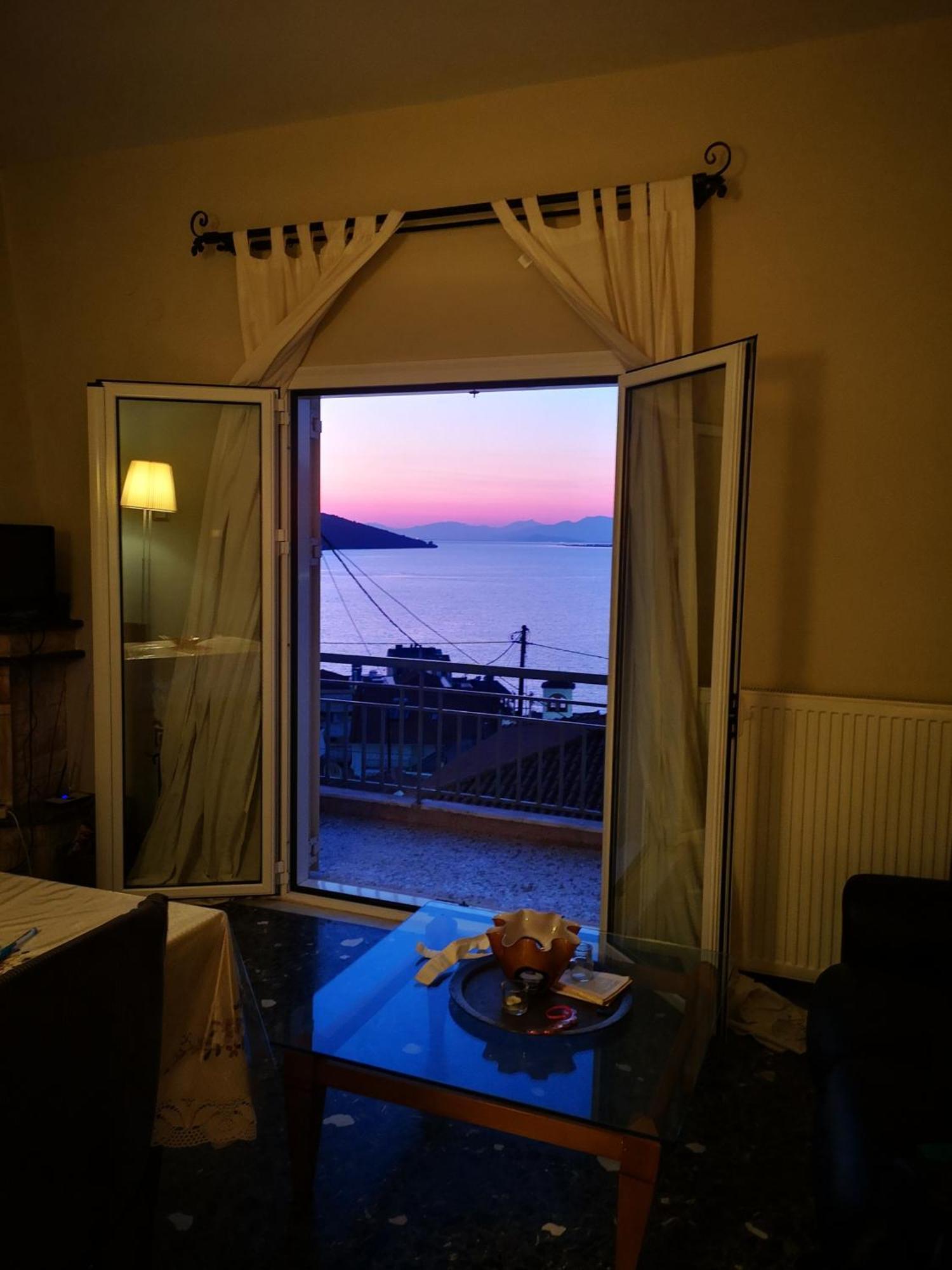 Sea View With 3 Bedrooms In Apartment