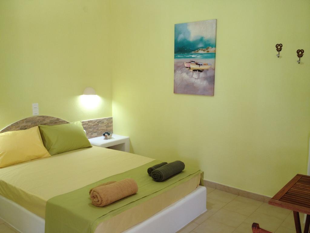 Avgerinos Paliochori 3* Milos Island