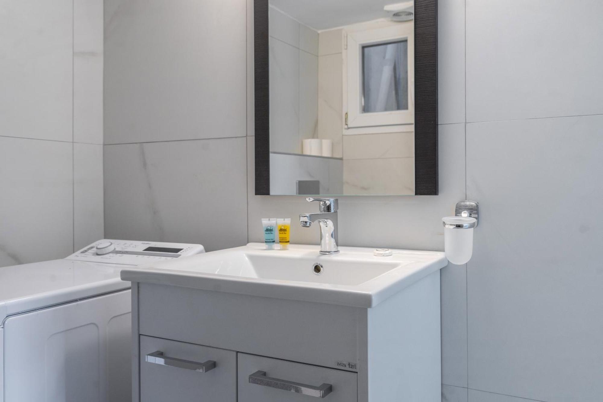 Flat By The Voula Apartment *