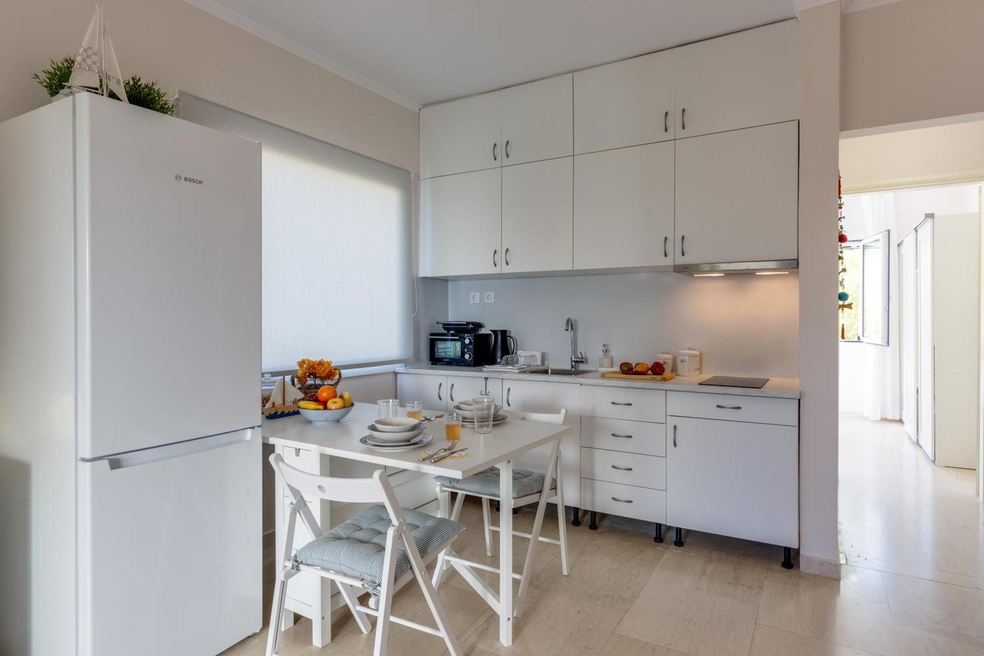 Sunny Comfortable Apartment Kalathas