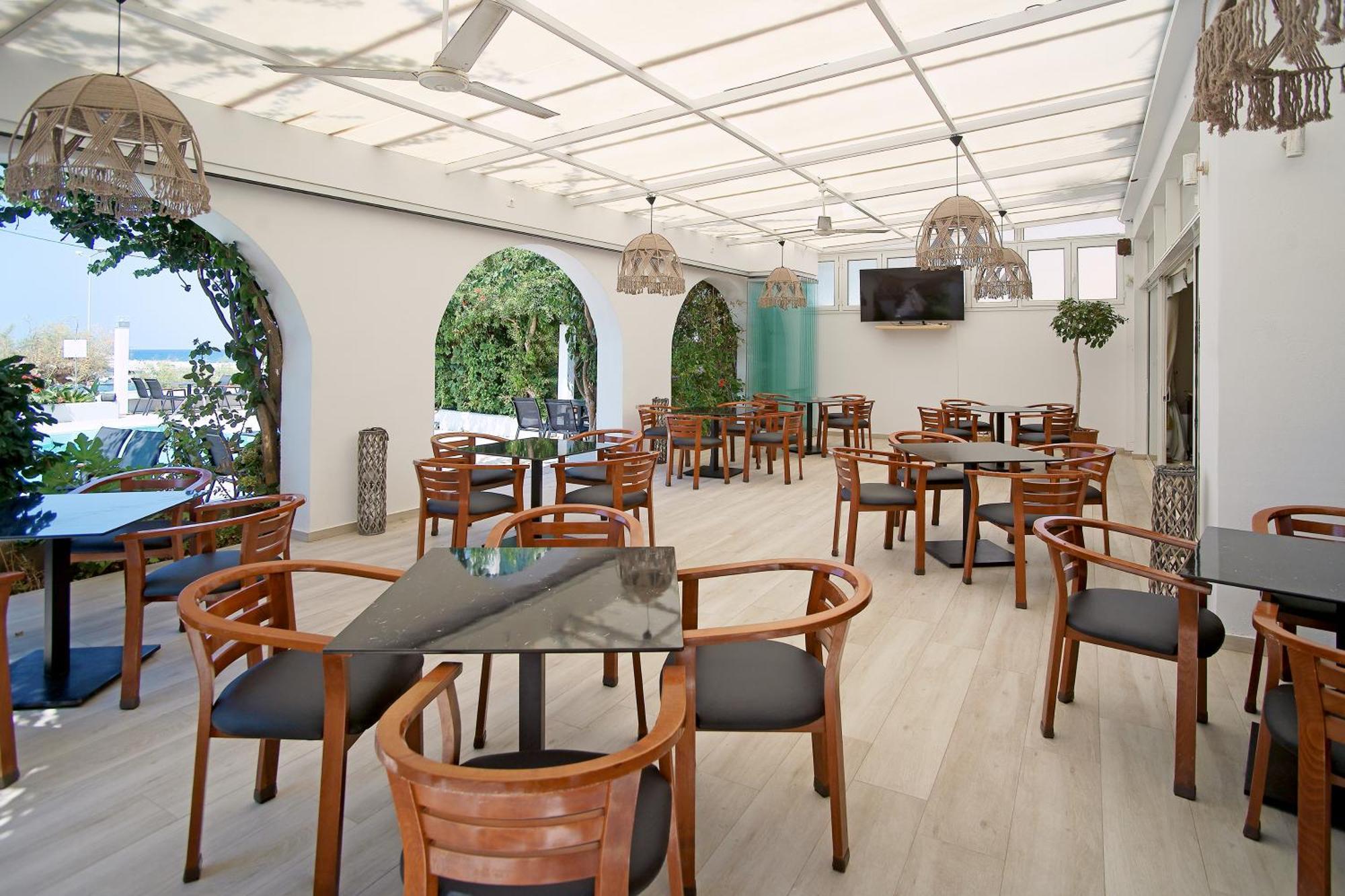 Kyparissia Beach Hotel 3*