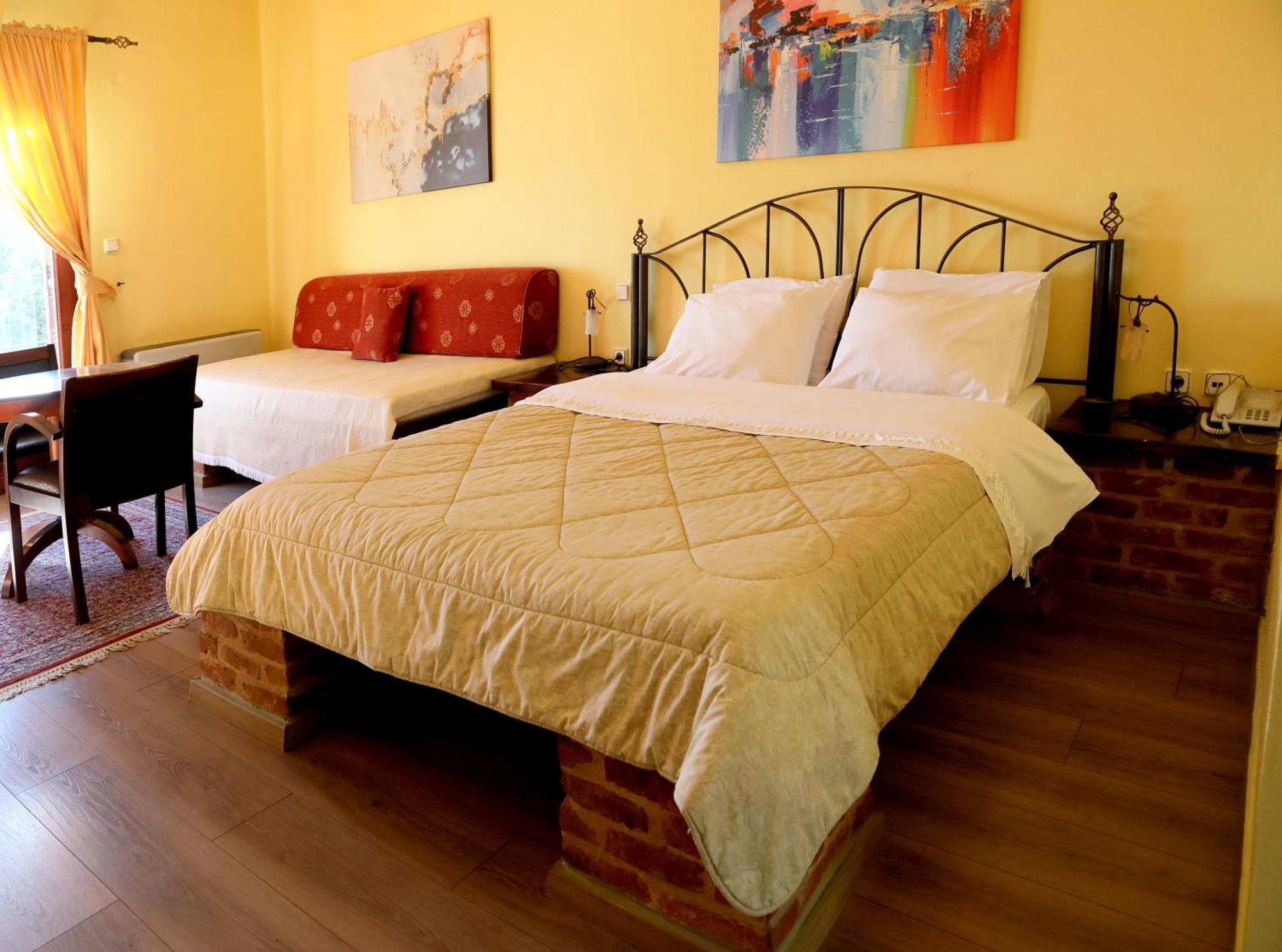 Loggas Hotel 3*