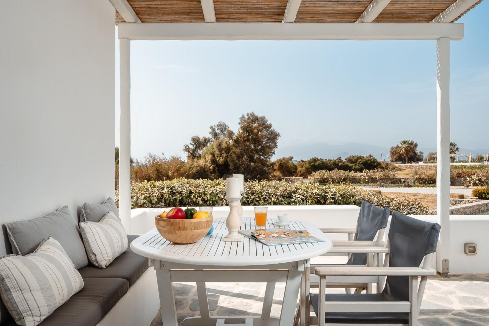 Ploes Seaside Plaka (Naxos)