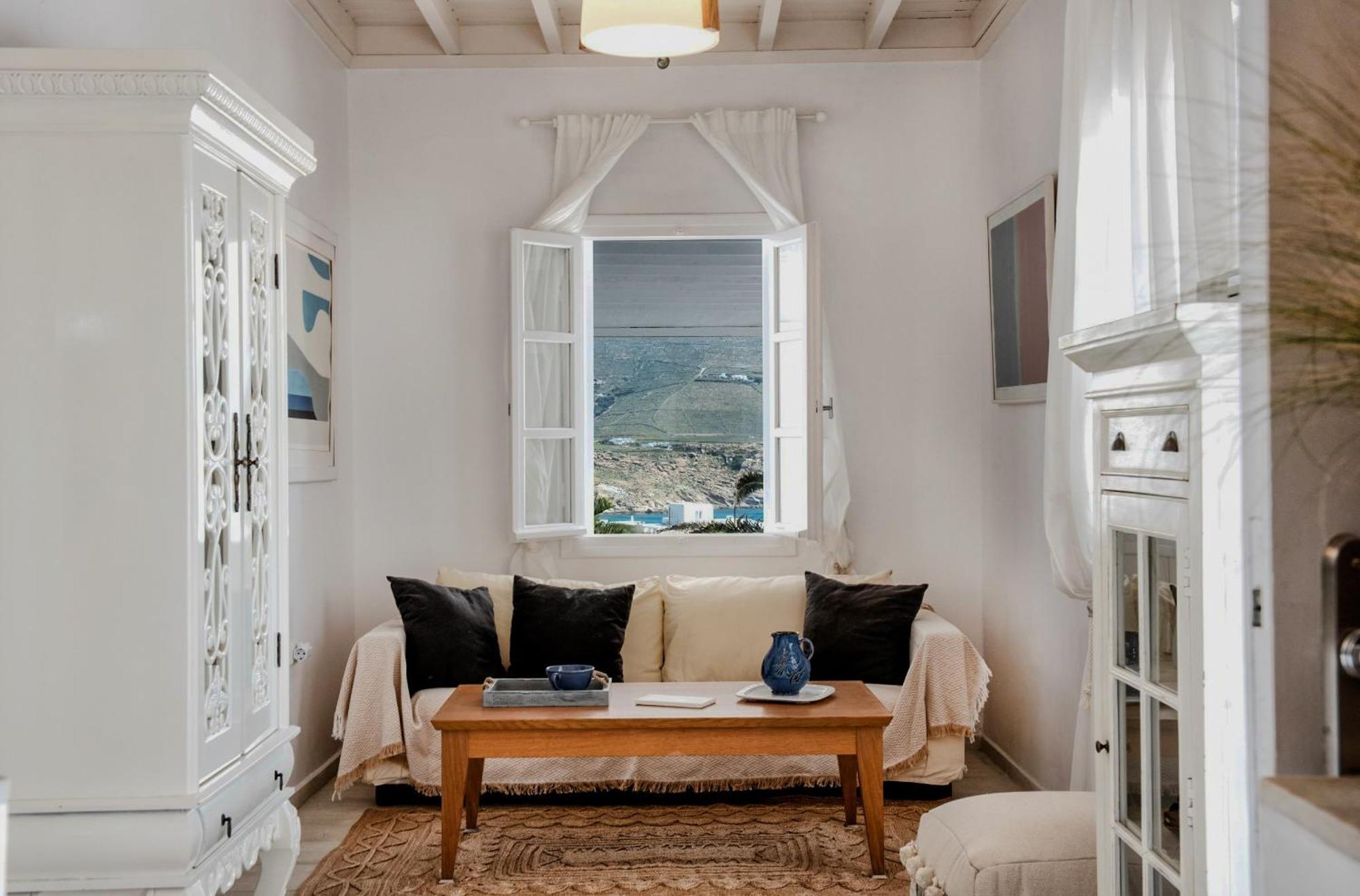 Manu Mykonos Next To The Quality Brand & Mykonos Town