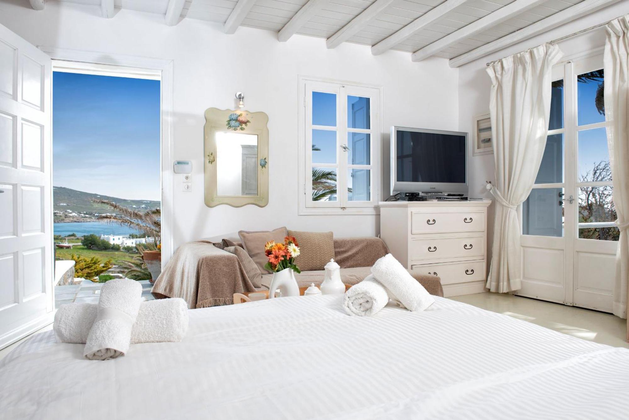Manu Mykonos Next To The Quality Brand & *
