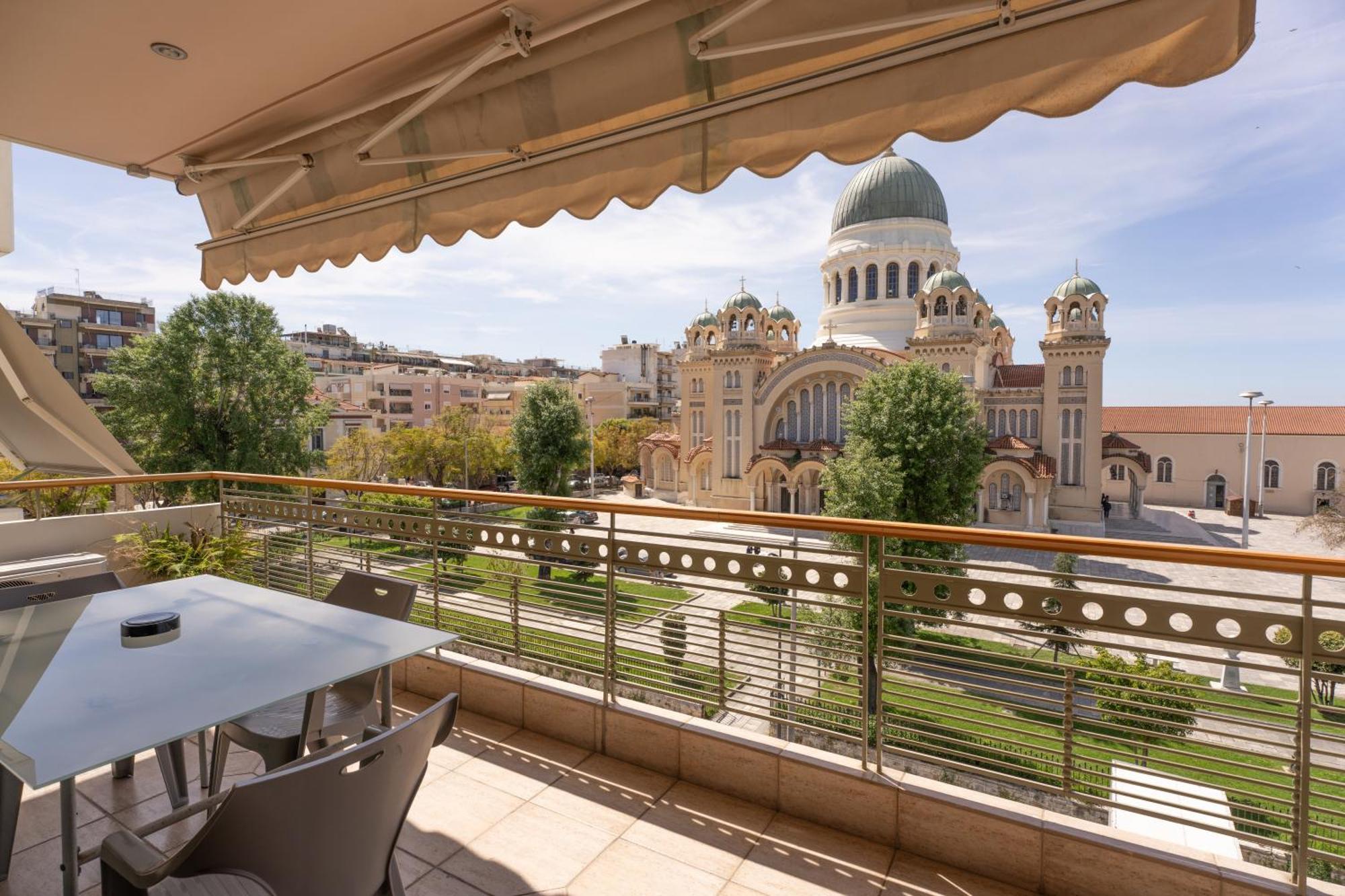 3bd In The Center - Self Check In Apartment Patras