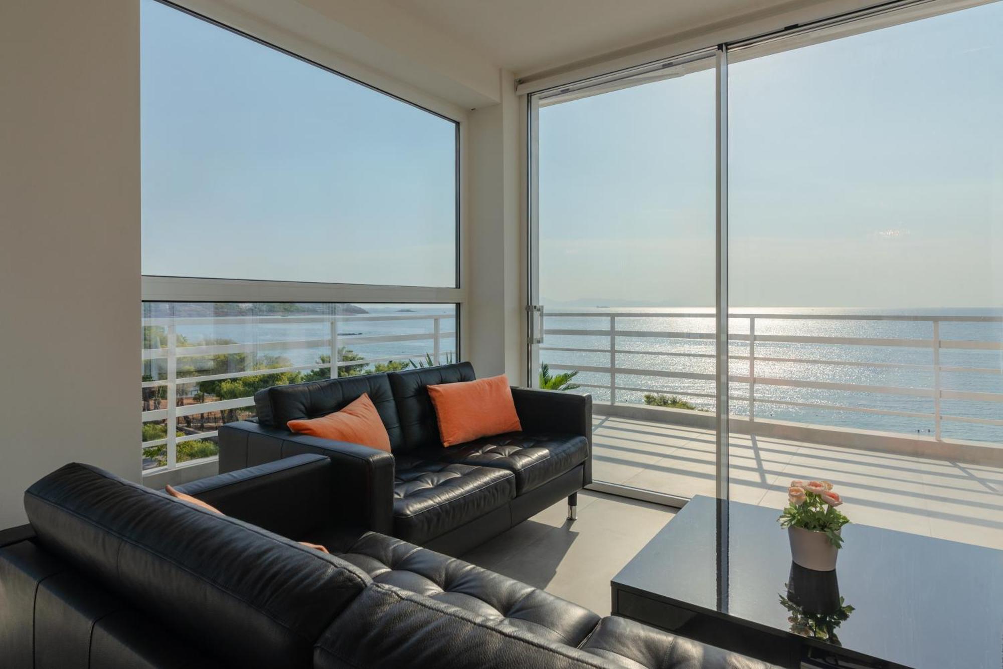 Spectacular Sea Views, 2bd Beachfront Apartment Athens