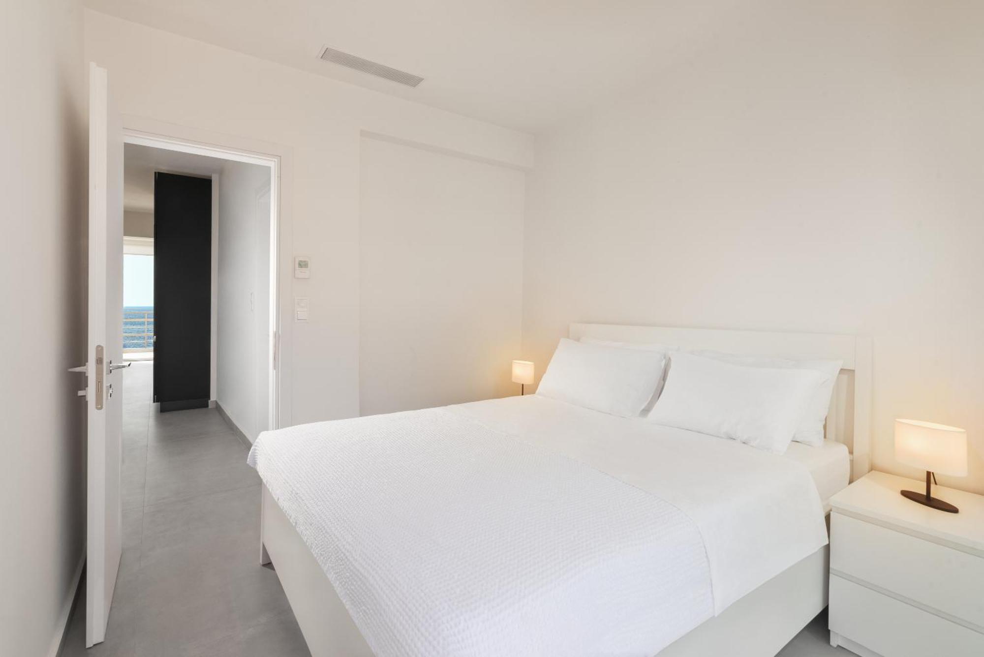 Spectacular Sea Views, 2bd Beachfront Athens