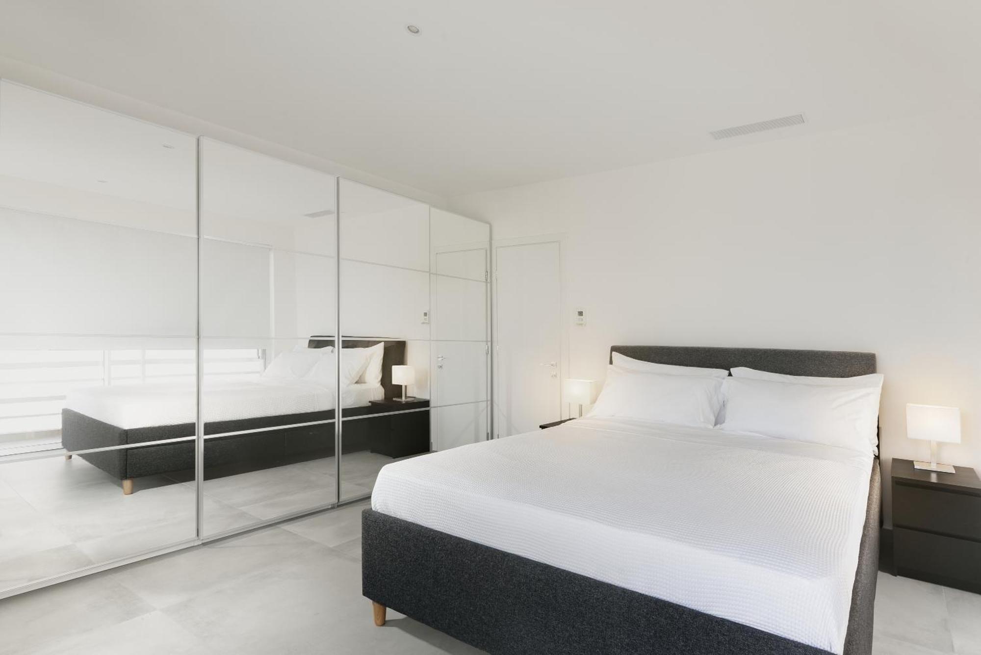 Spectacular Sea Views, 2bd Beachfront * Athens
