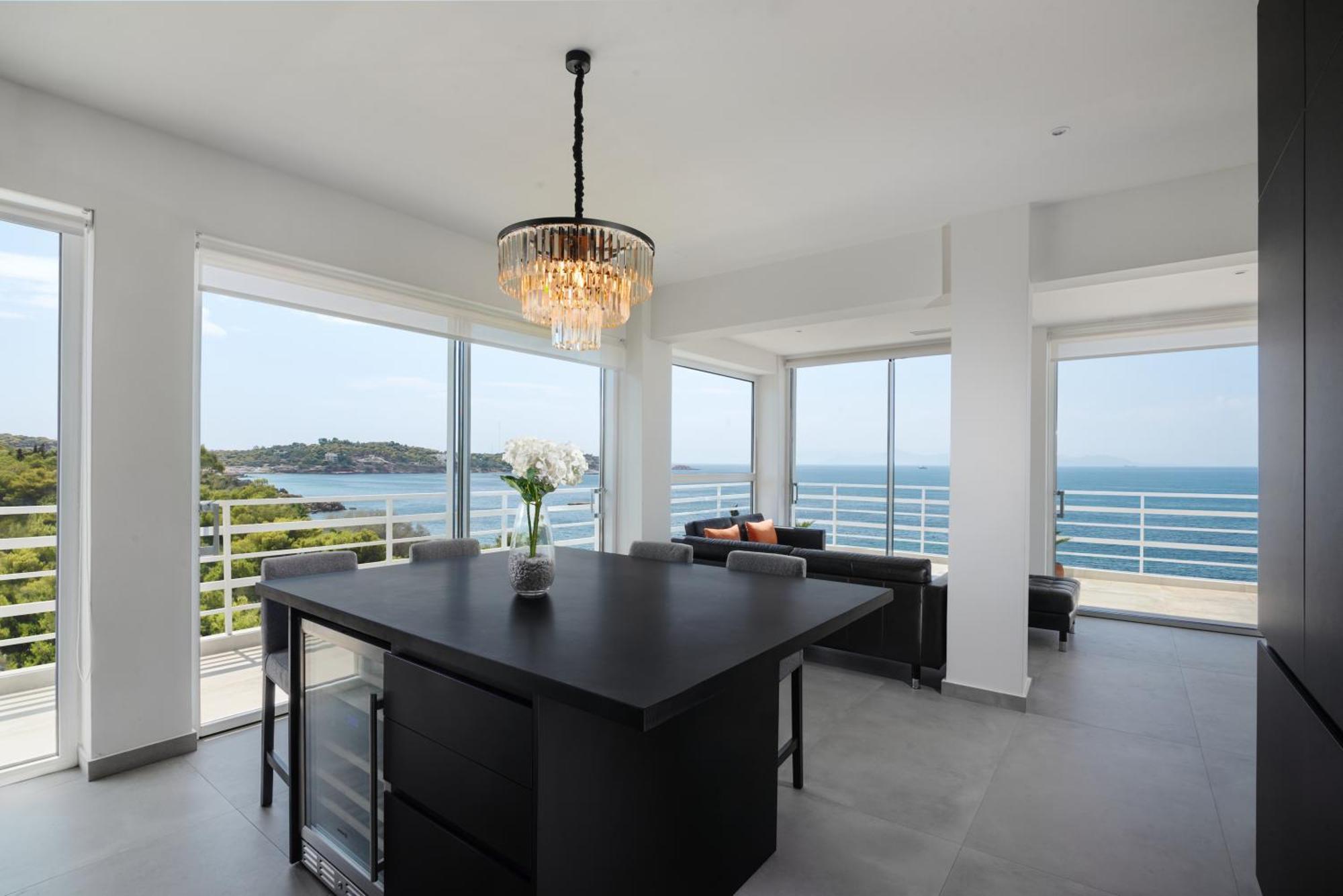 Apartment Spectacular Sea Views, 2bd Beachfront