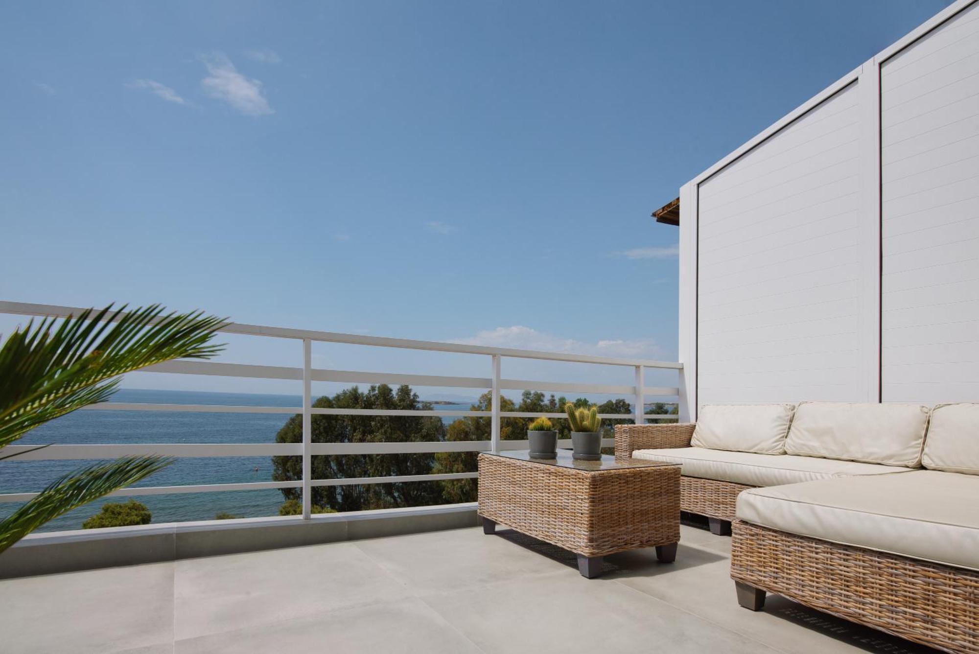 Spectacular Sea Views, 2bd Beachfront * Athens