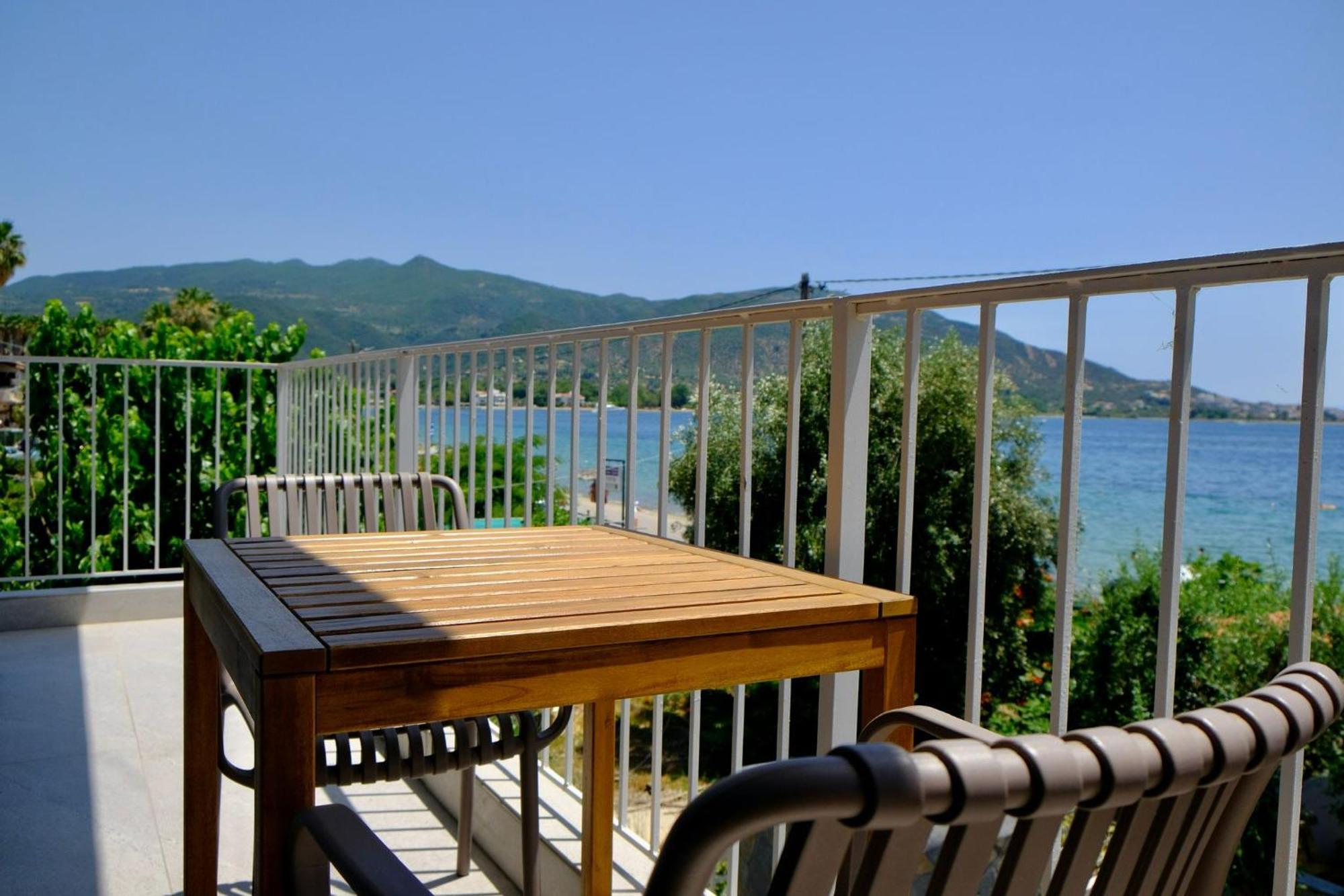 Evia Bay And Retreats Aparthotel *