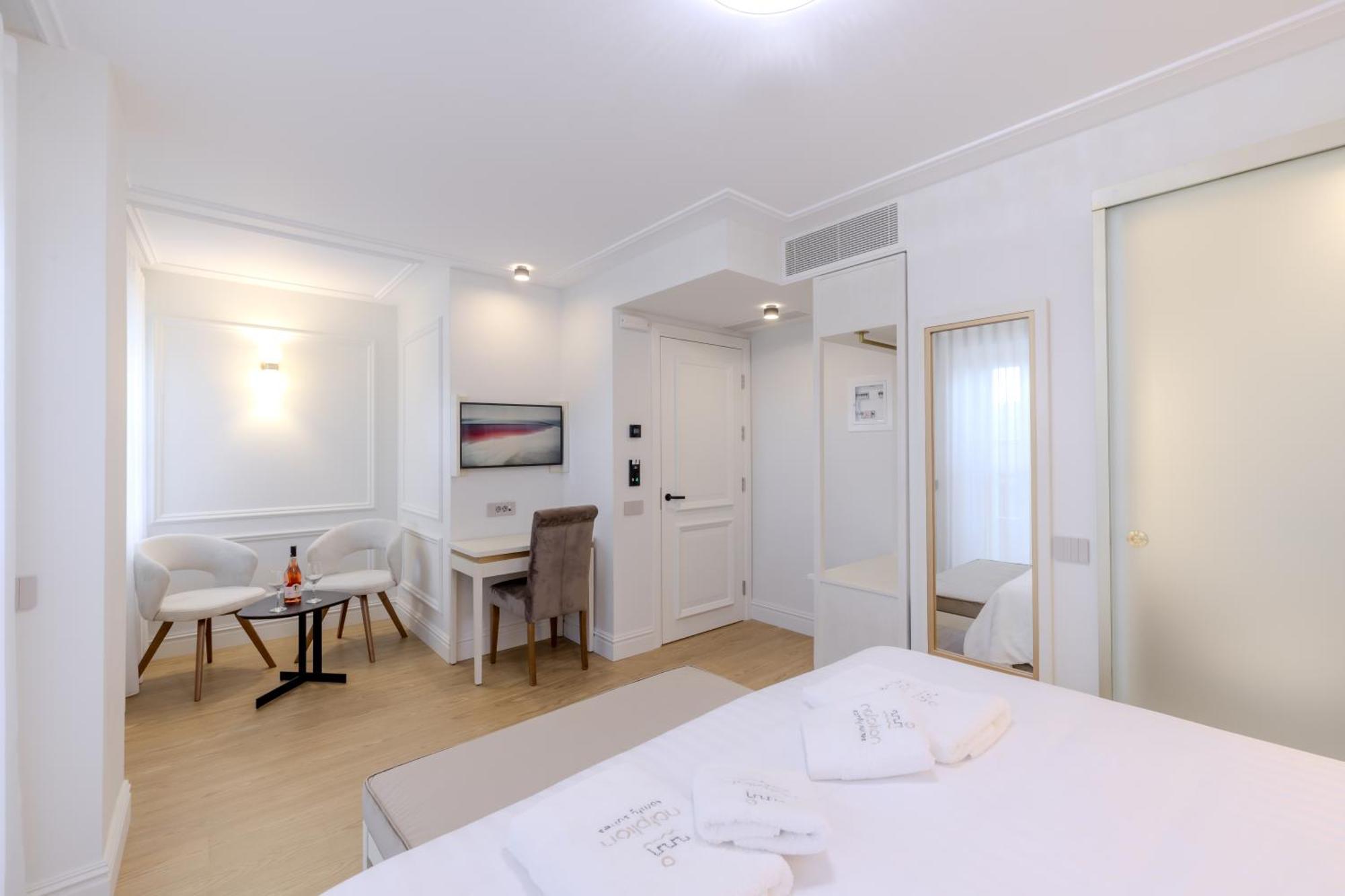 Comfy Hotel *