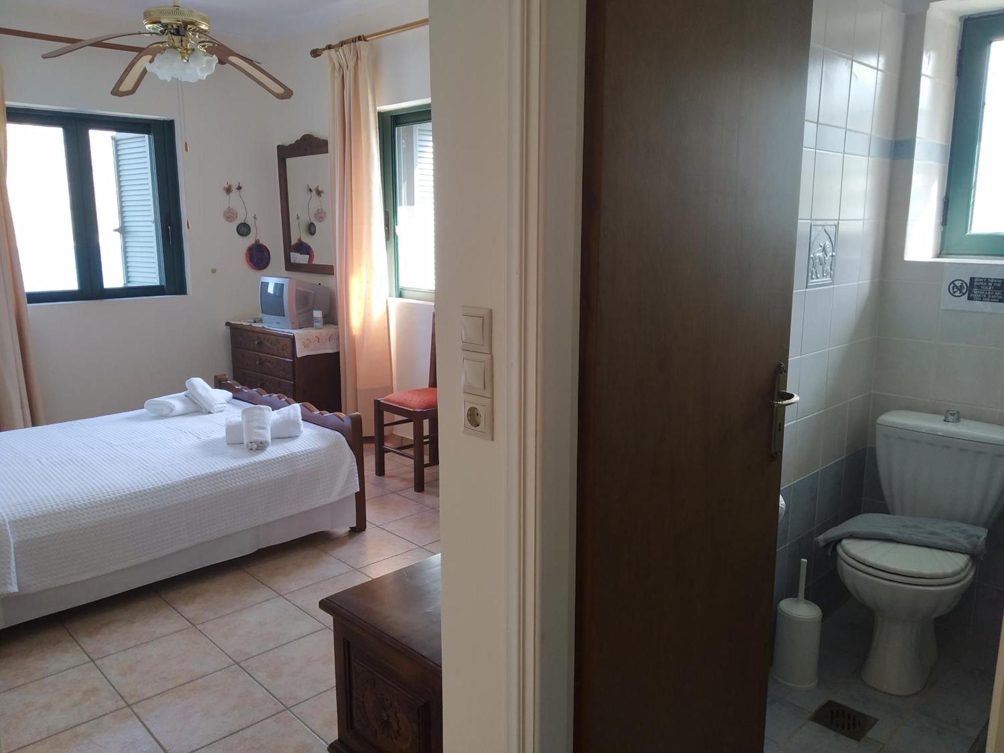 Vatoulia House Aparthotel *