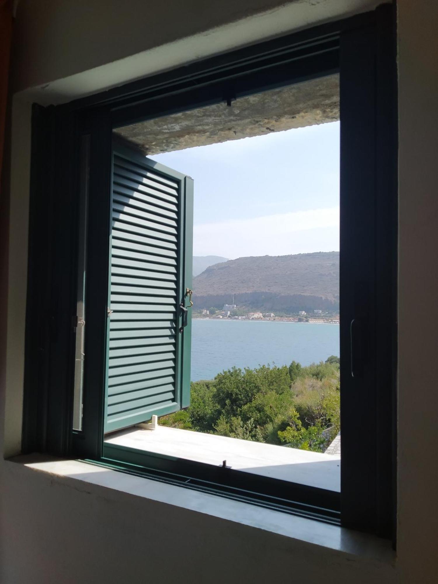 Vatoulia House Aparthotel