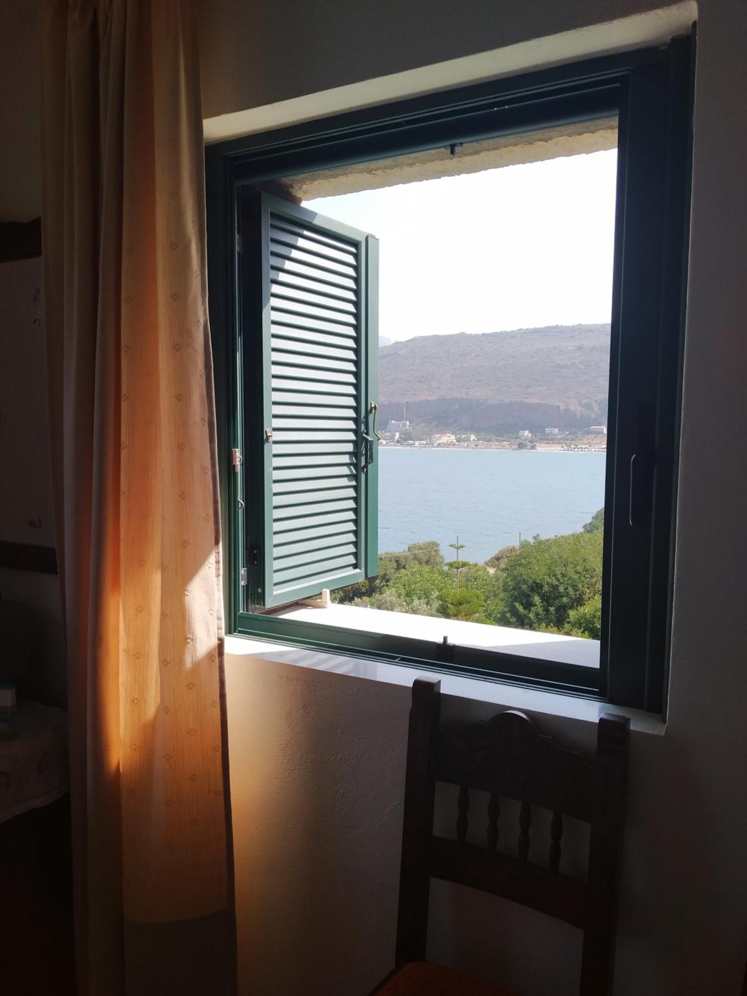 Vatoulia House Aparthotel *
