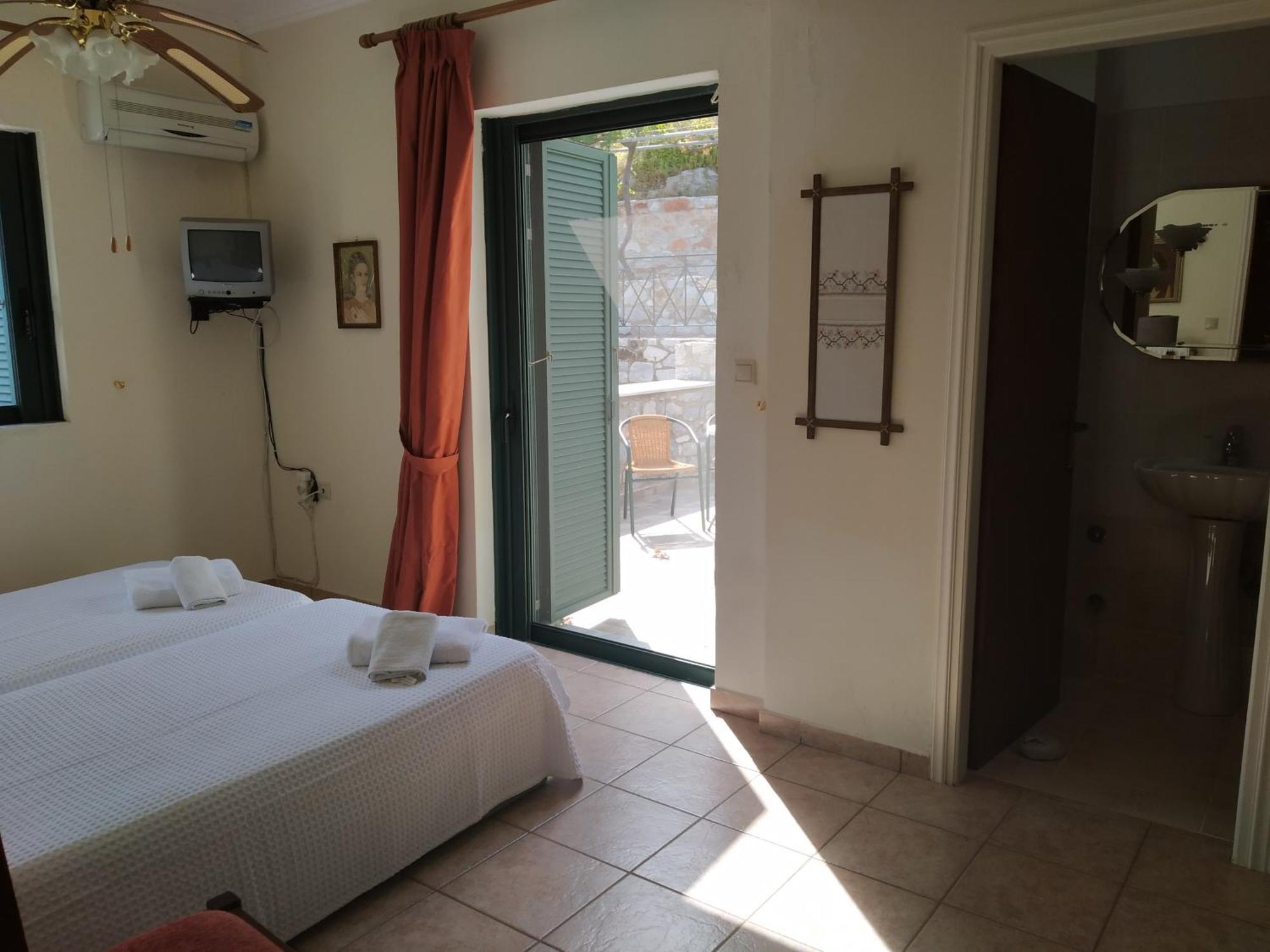 Aparthotel Vatoulia House *