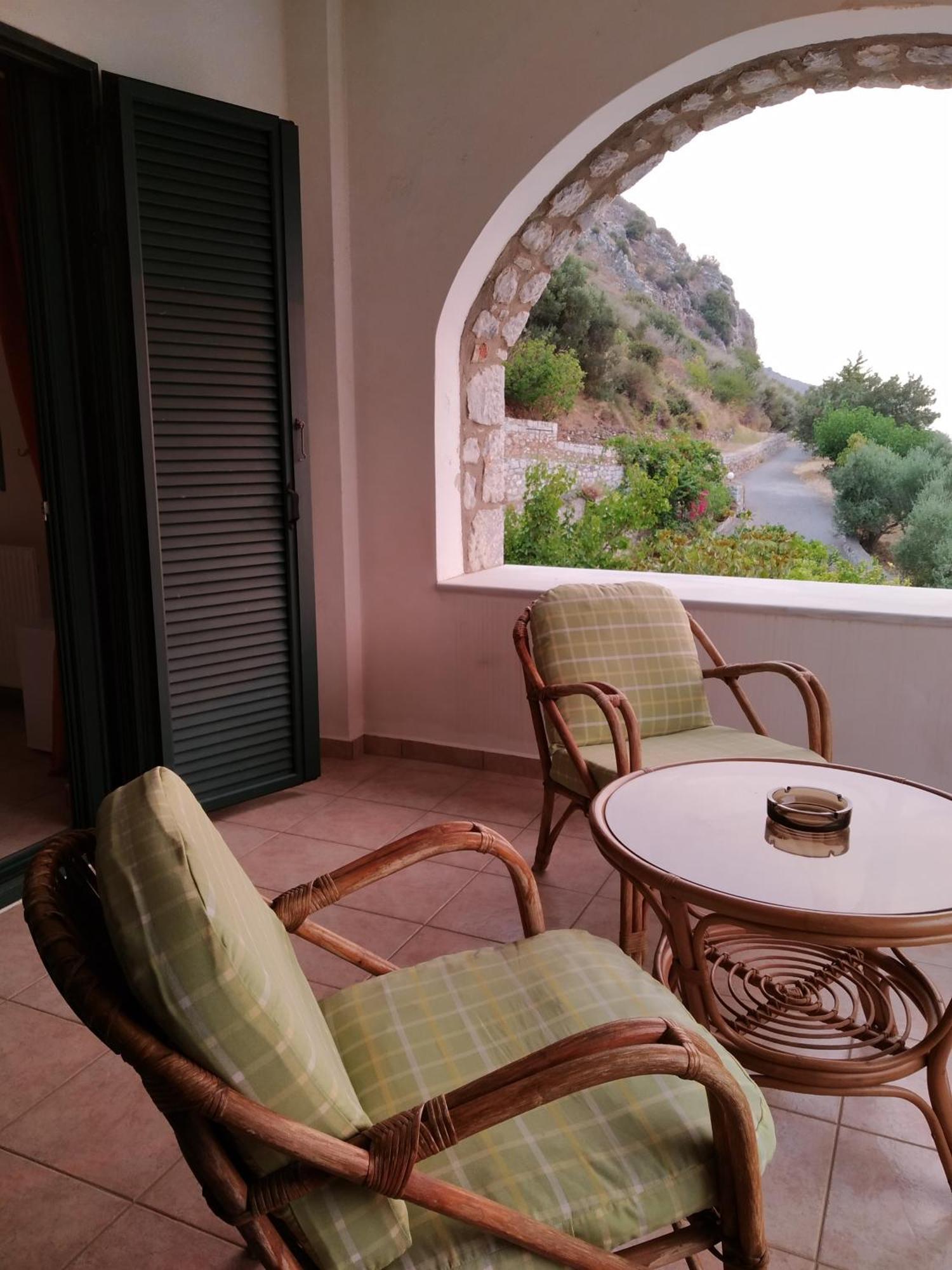 Vatoulia House Aparthotel Neo Oitilo
