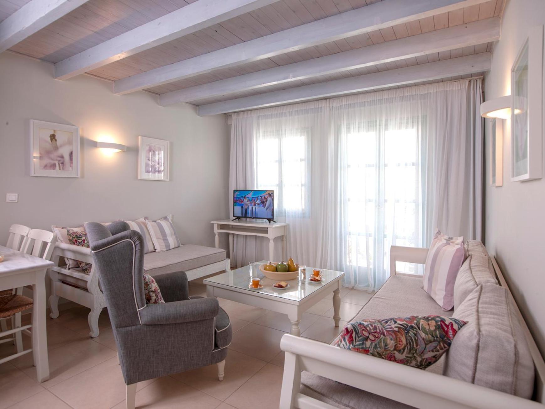 Mythos Boutique Hotel 4*