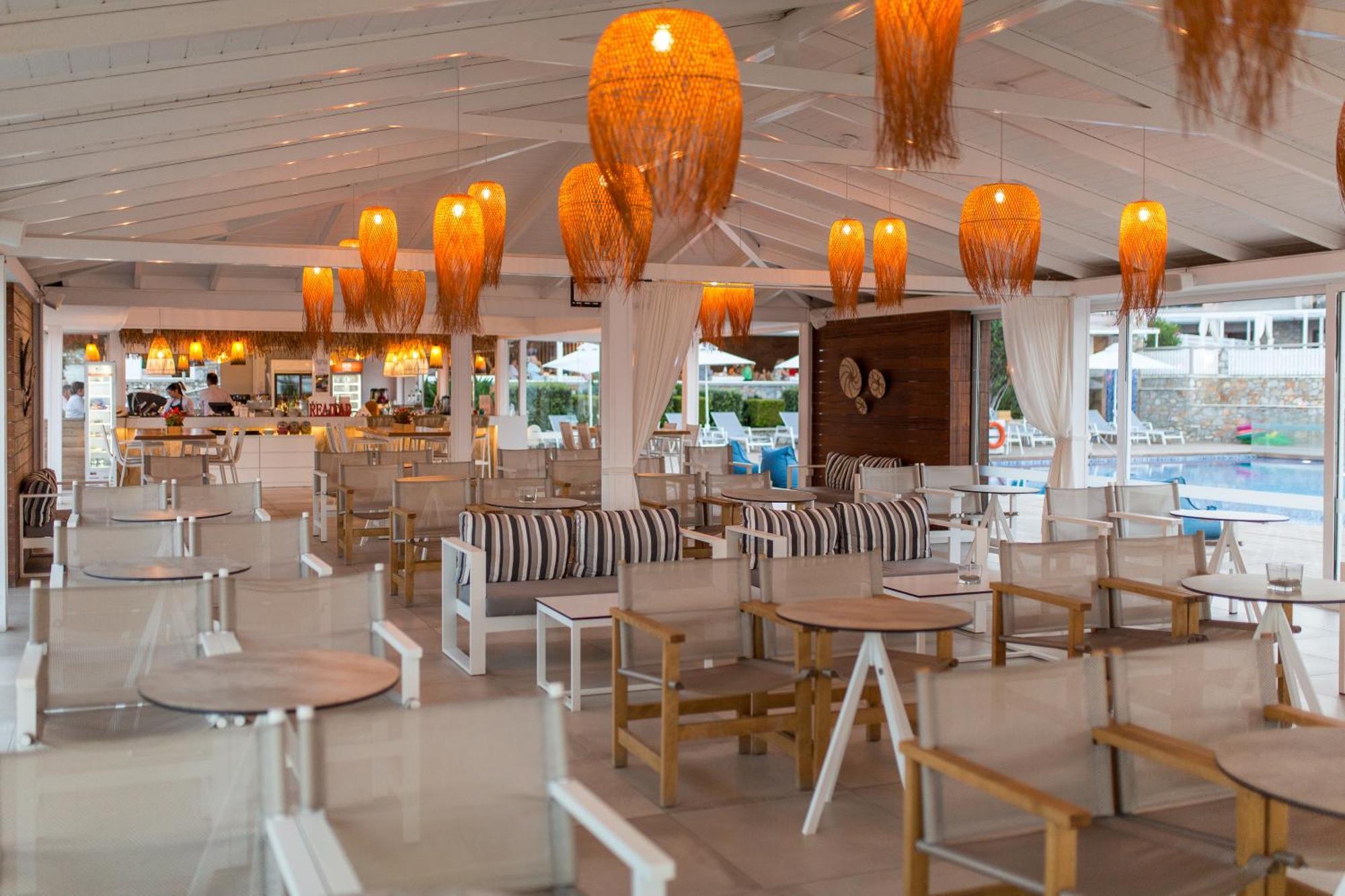 Kassandra Bay Resort, & 5* Katsaros (Skiathos)