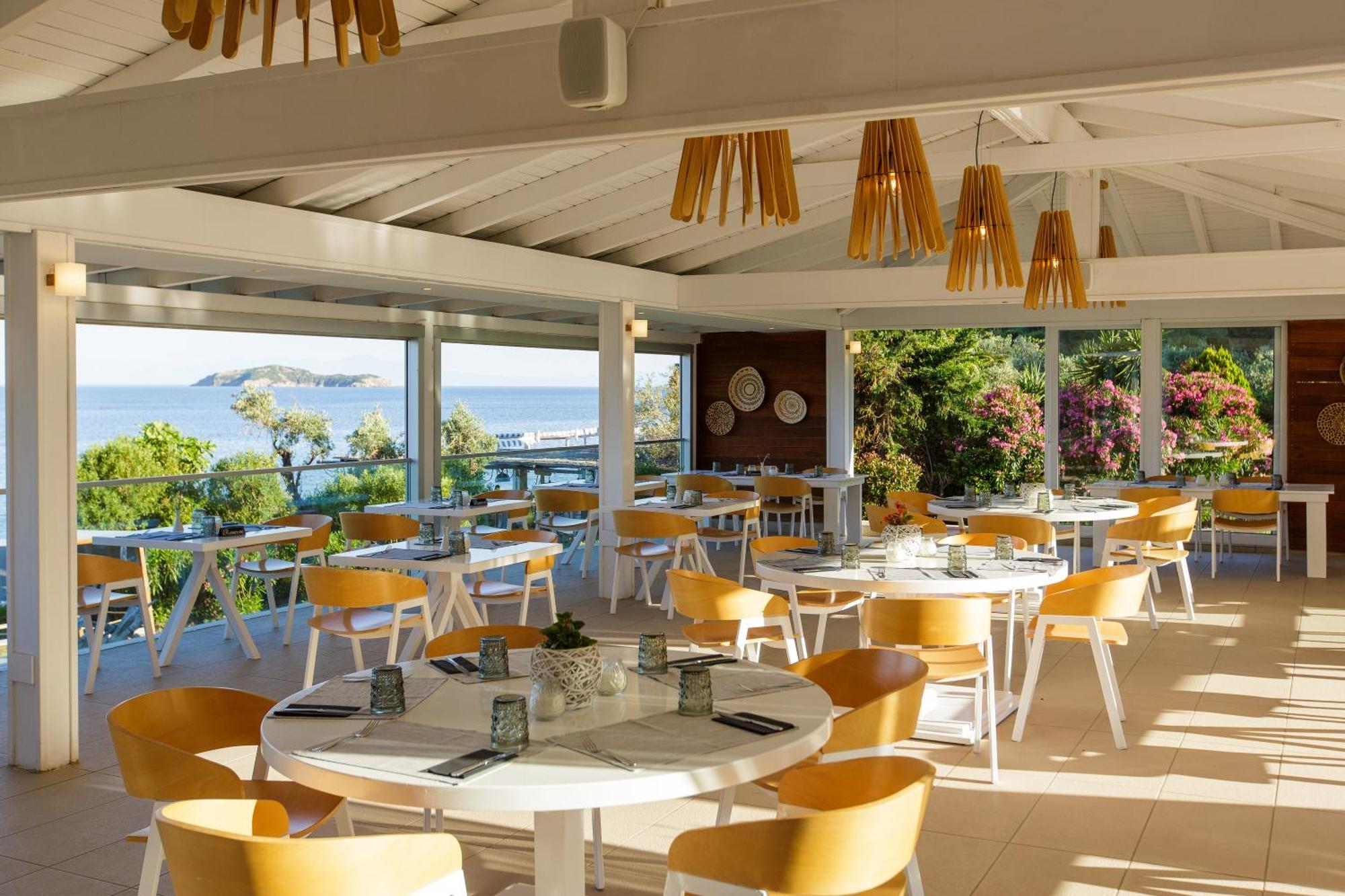 Hotel Kassandra Bay Resort, & Katsaros (Skiathos)