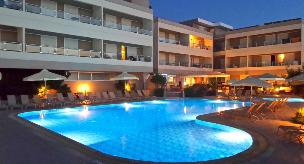 Aparthotel Agela & 3*