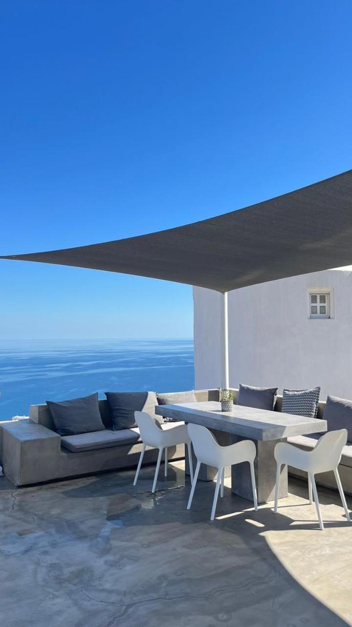 Topos Exclusive Santorini Villa