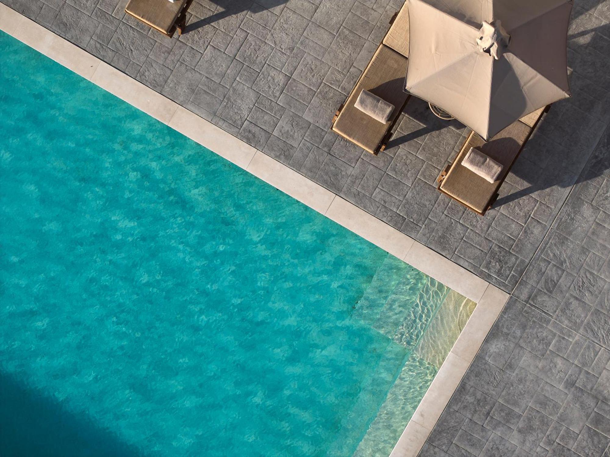 Kedros Milos Suites Aparthotel
