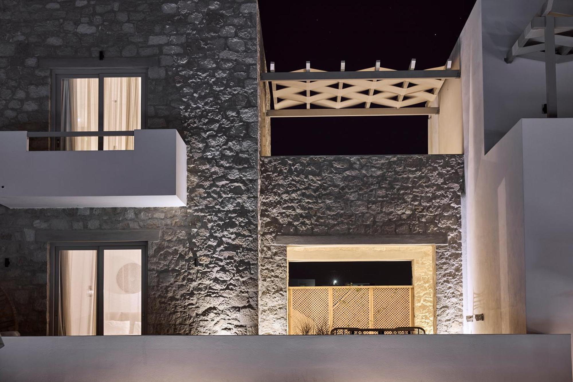 Kedros Milos Suites Aparthotel