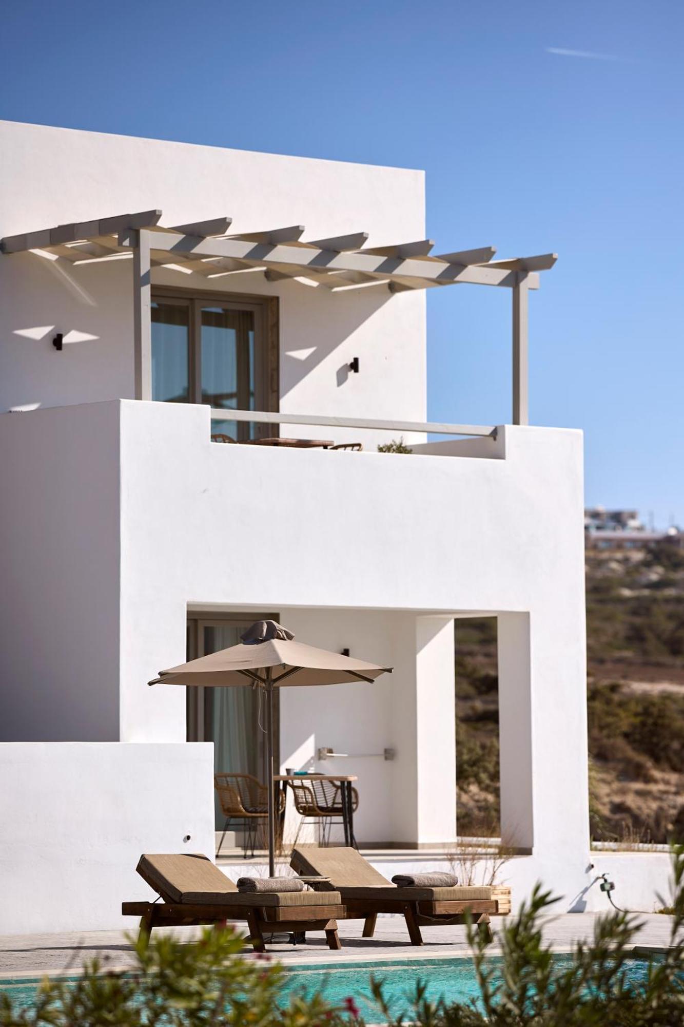Kedros Milos Suites Aparthotel *