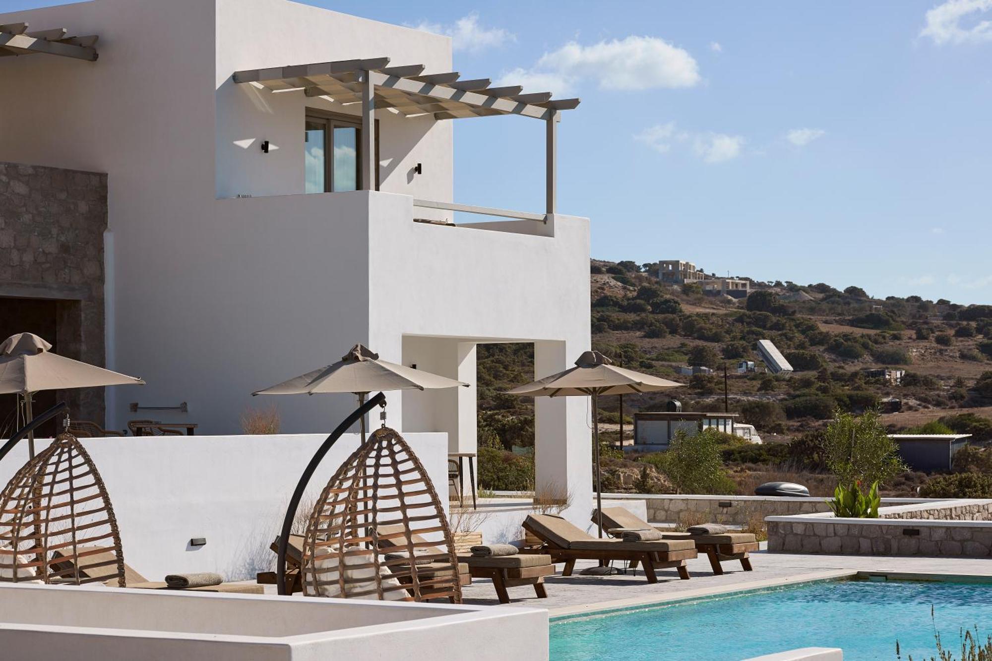 Kedros Milos Suites