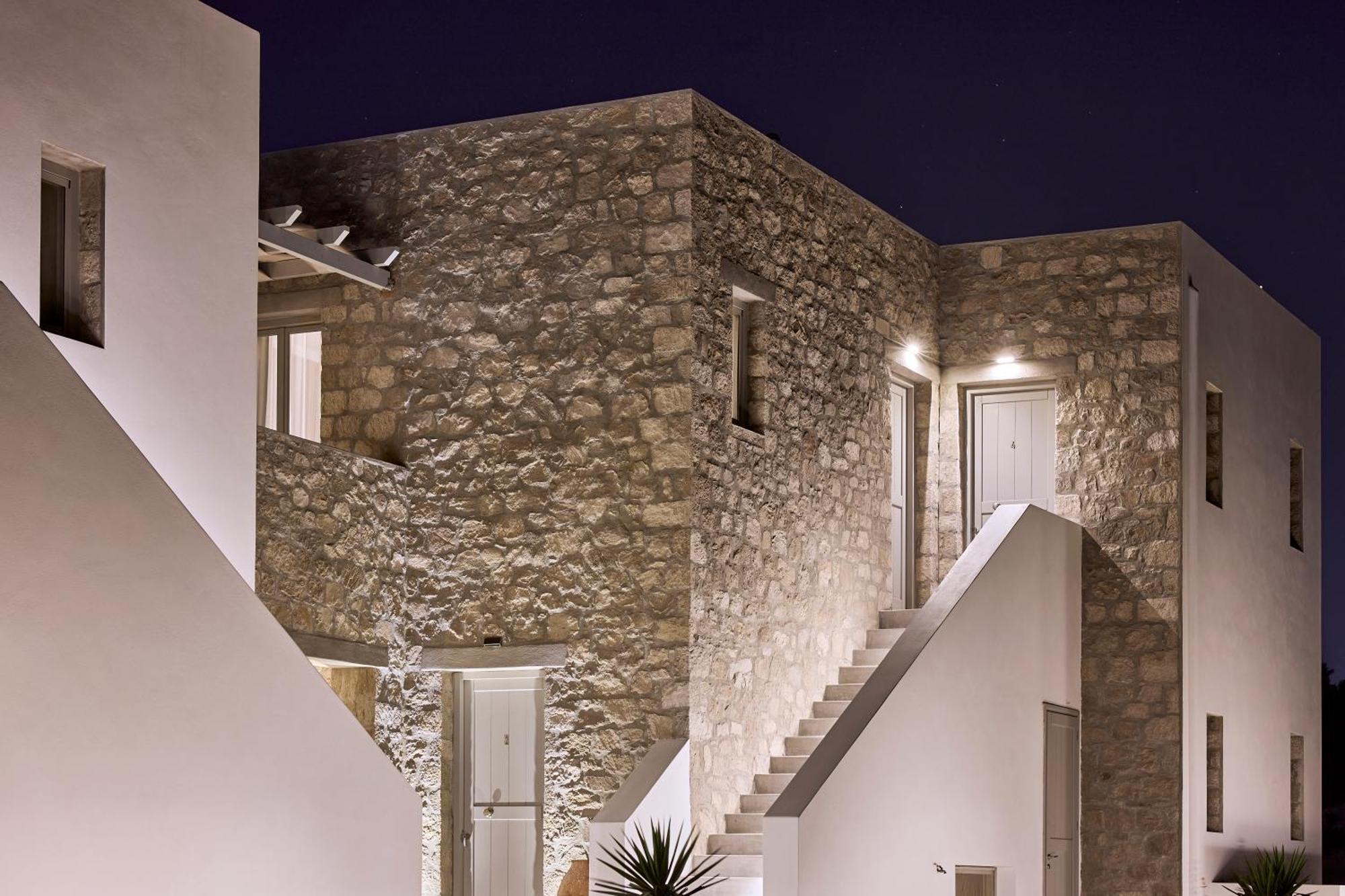Kedros Milos Suites Aparthotel *