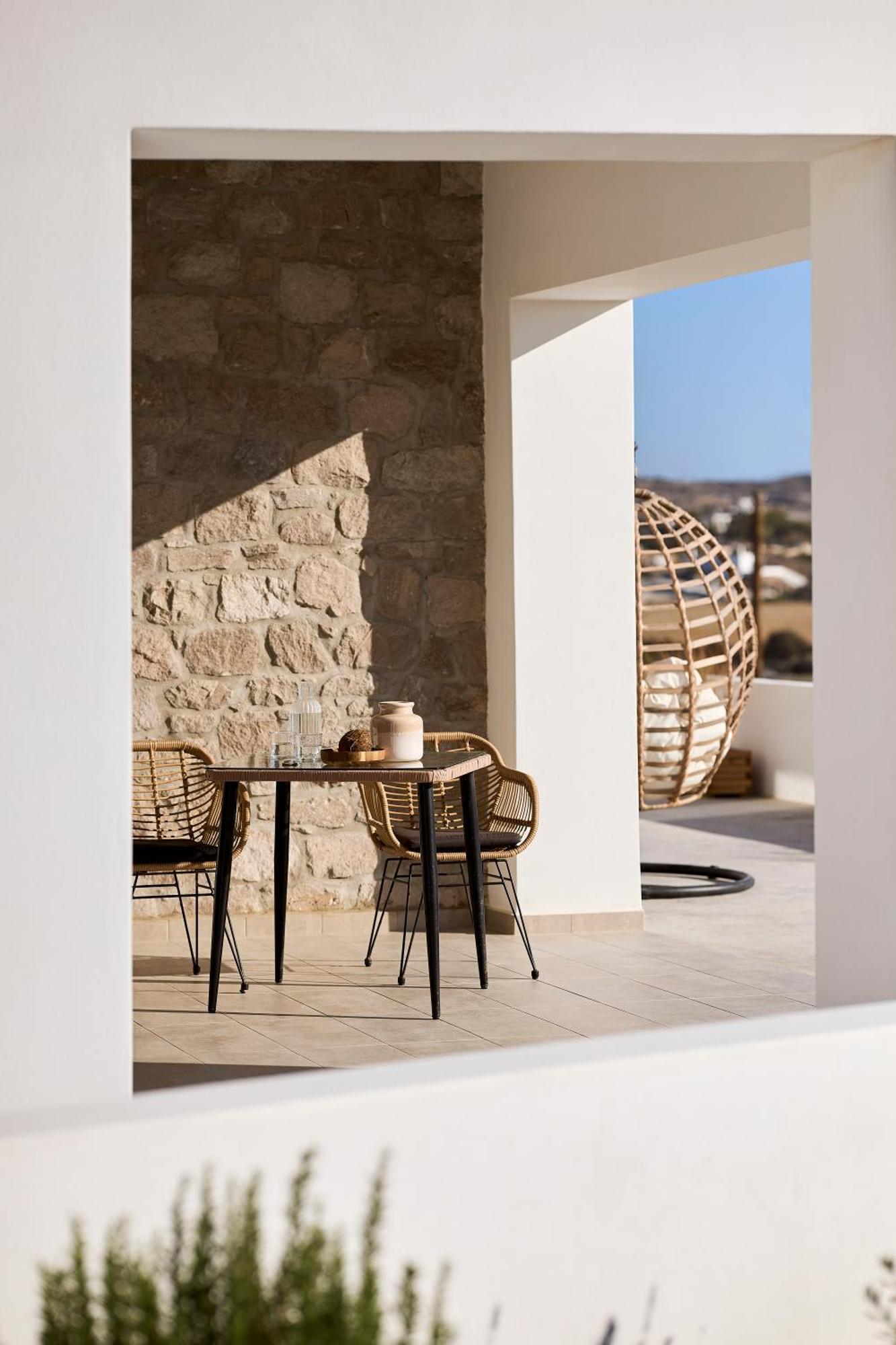 Kedros Milos Suites