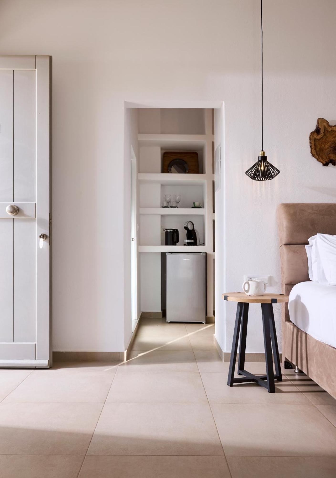 Aparthotel Kedros Milos Suites *