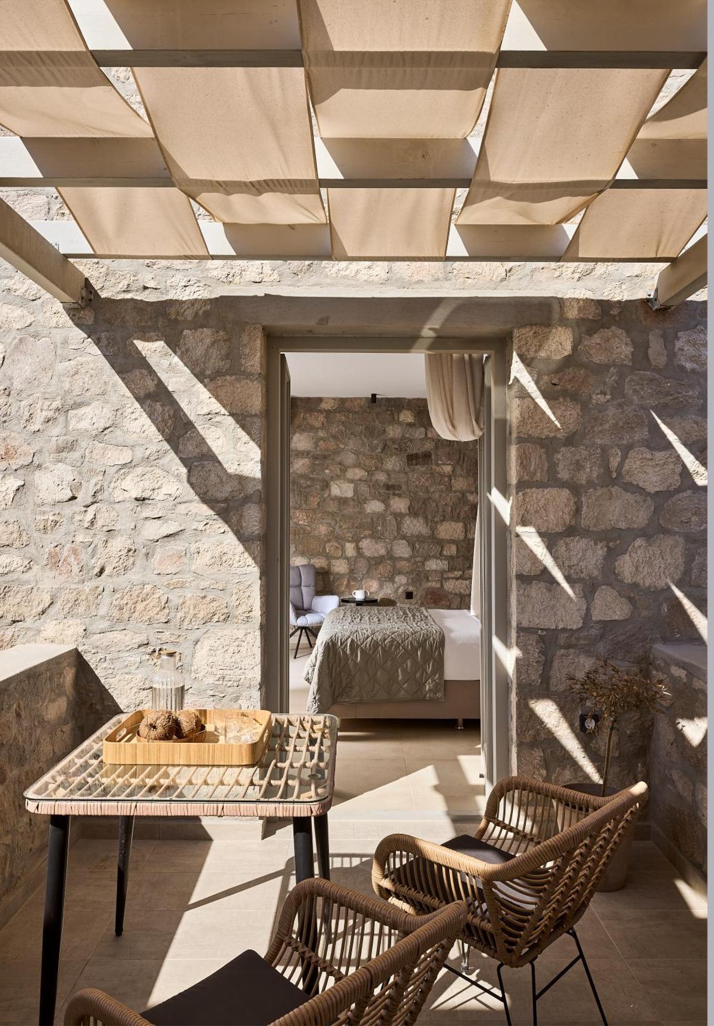 Kedros Milos Suites Adamantas (Milos)