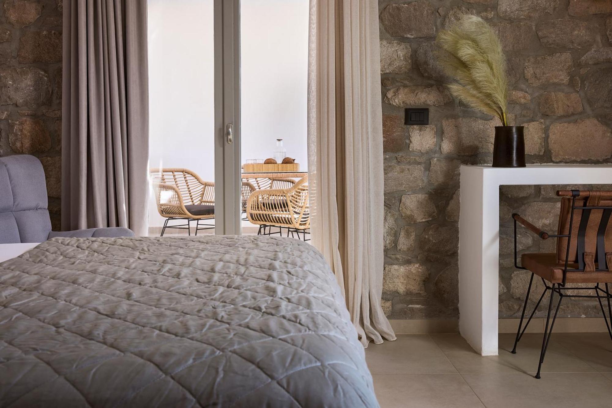 Kedros Milos Suites Aparthotel *