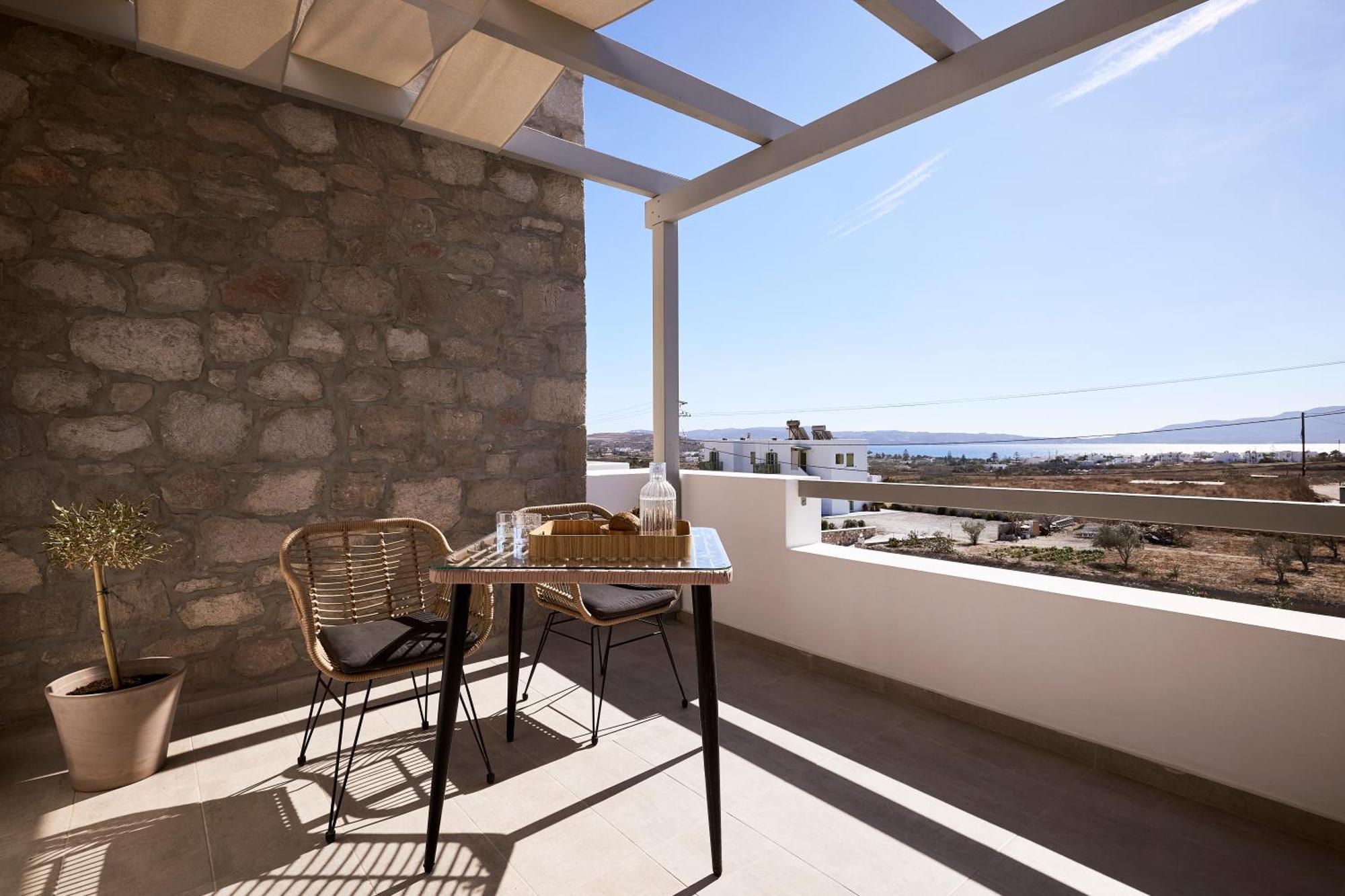 Kedros Milos Suites