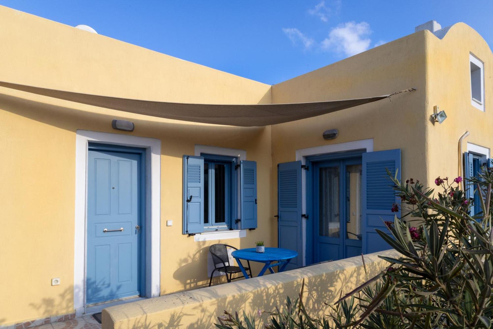 Bonita Private Traditional House Kamari (Santorini)