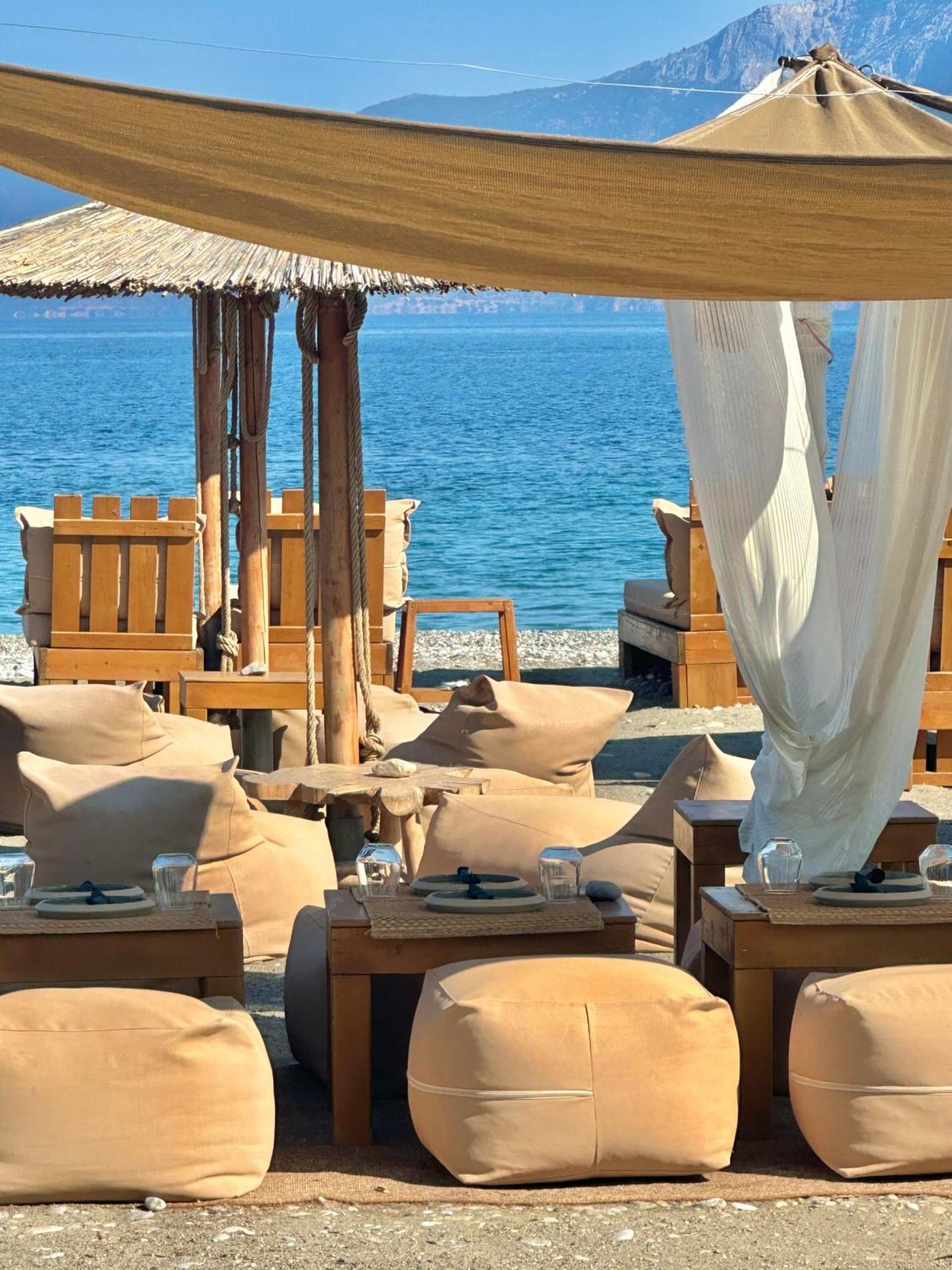 Apolonio Evia 4*